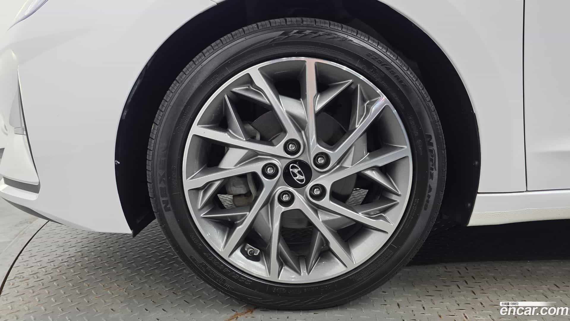 AVANTE Hyundai 2020.0-OUTER-005