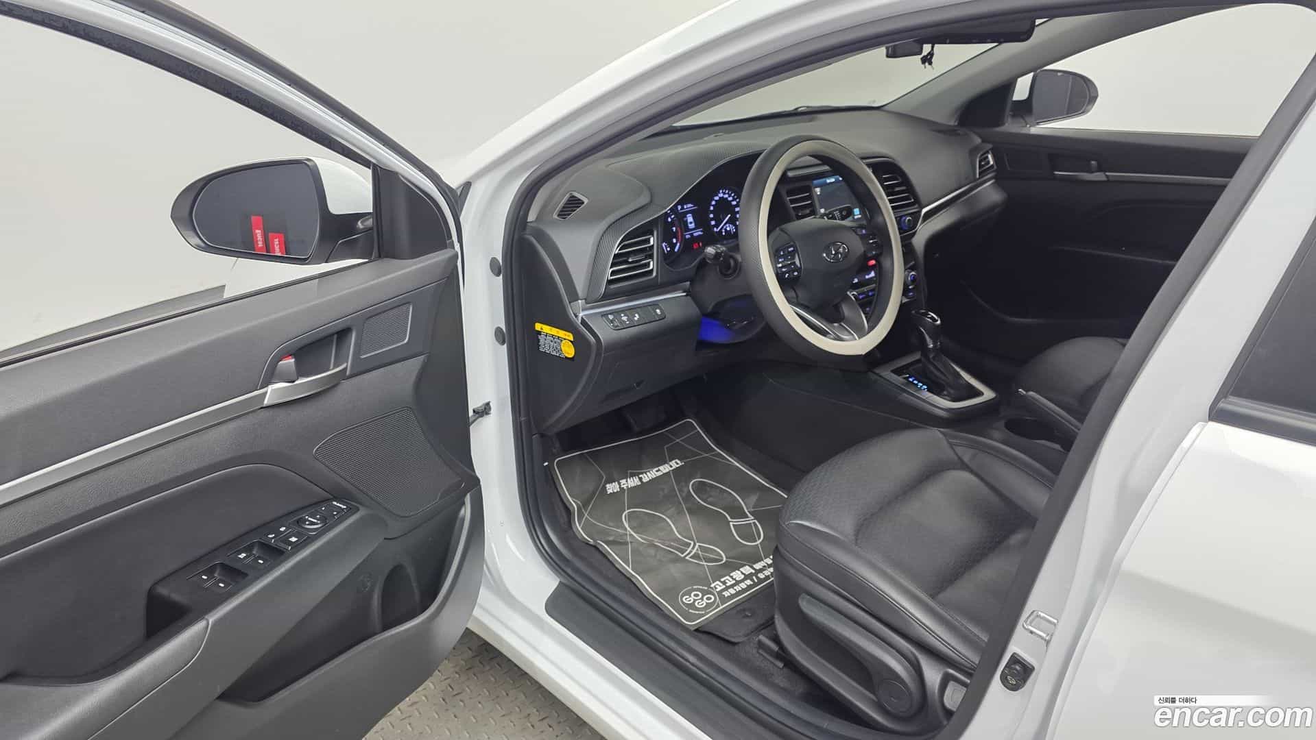 AVANTE Hyundai 2020.0-INNER-010