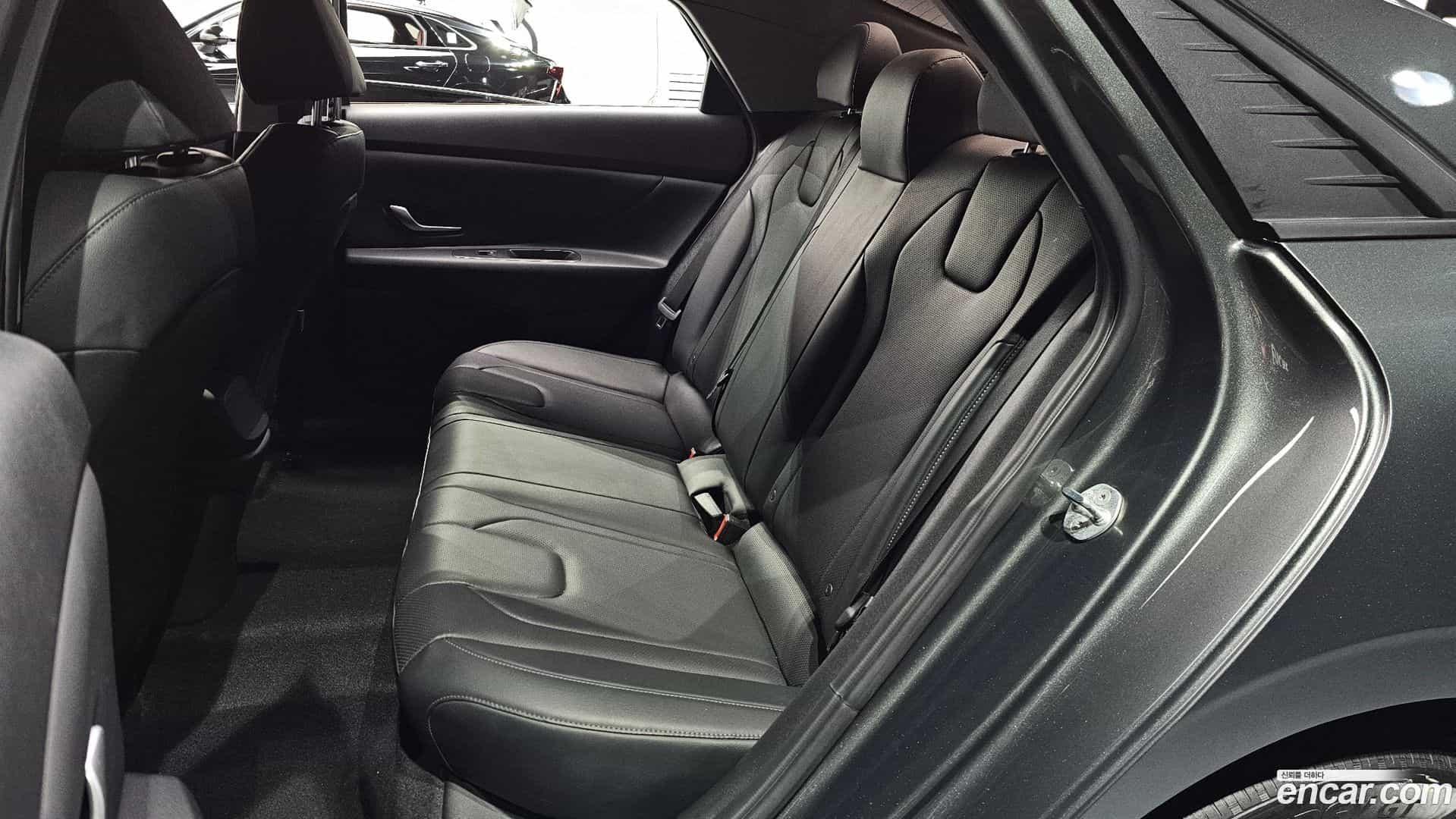 AVANTE Hyundai 2021.6-OPTION-015