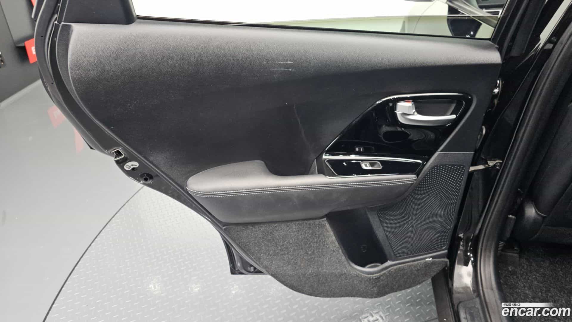 Niro Kia 2017.4-INNER-035