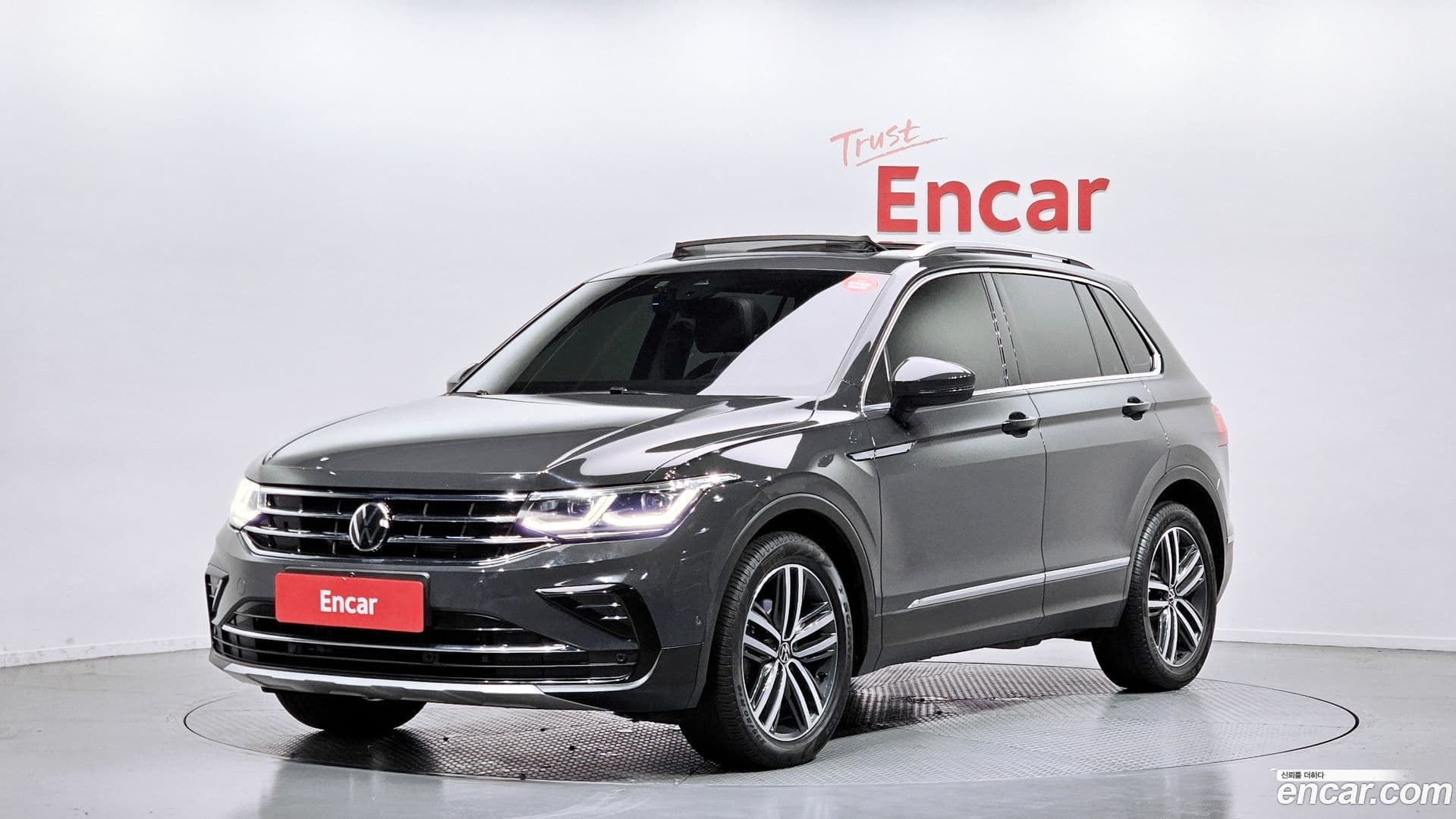 Main__Slider__Photo:Tiguan Volkswagen 2022.7-0