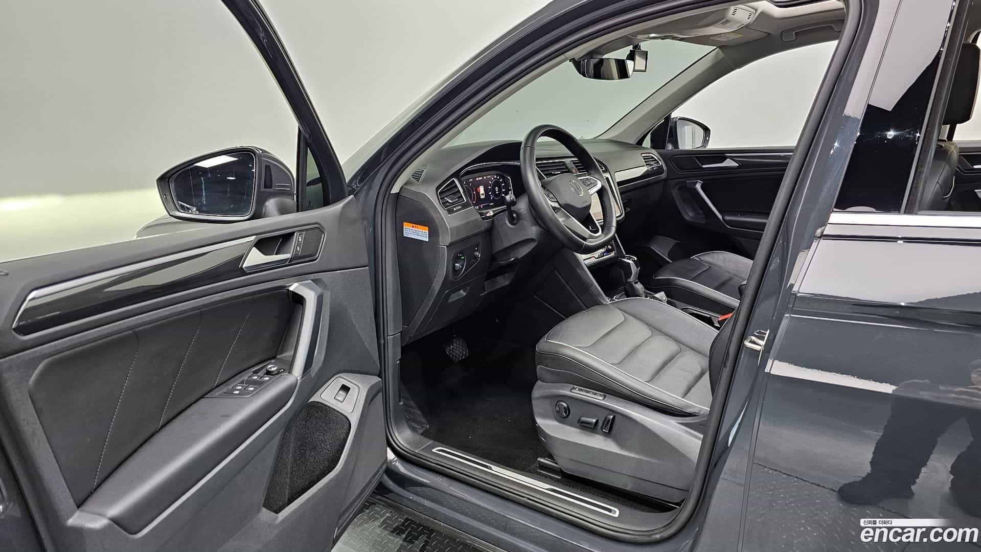 Tiguan Volkswagen 2022.7-INNER-010