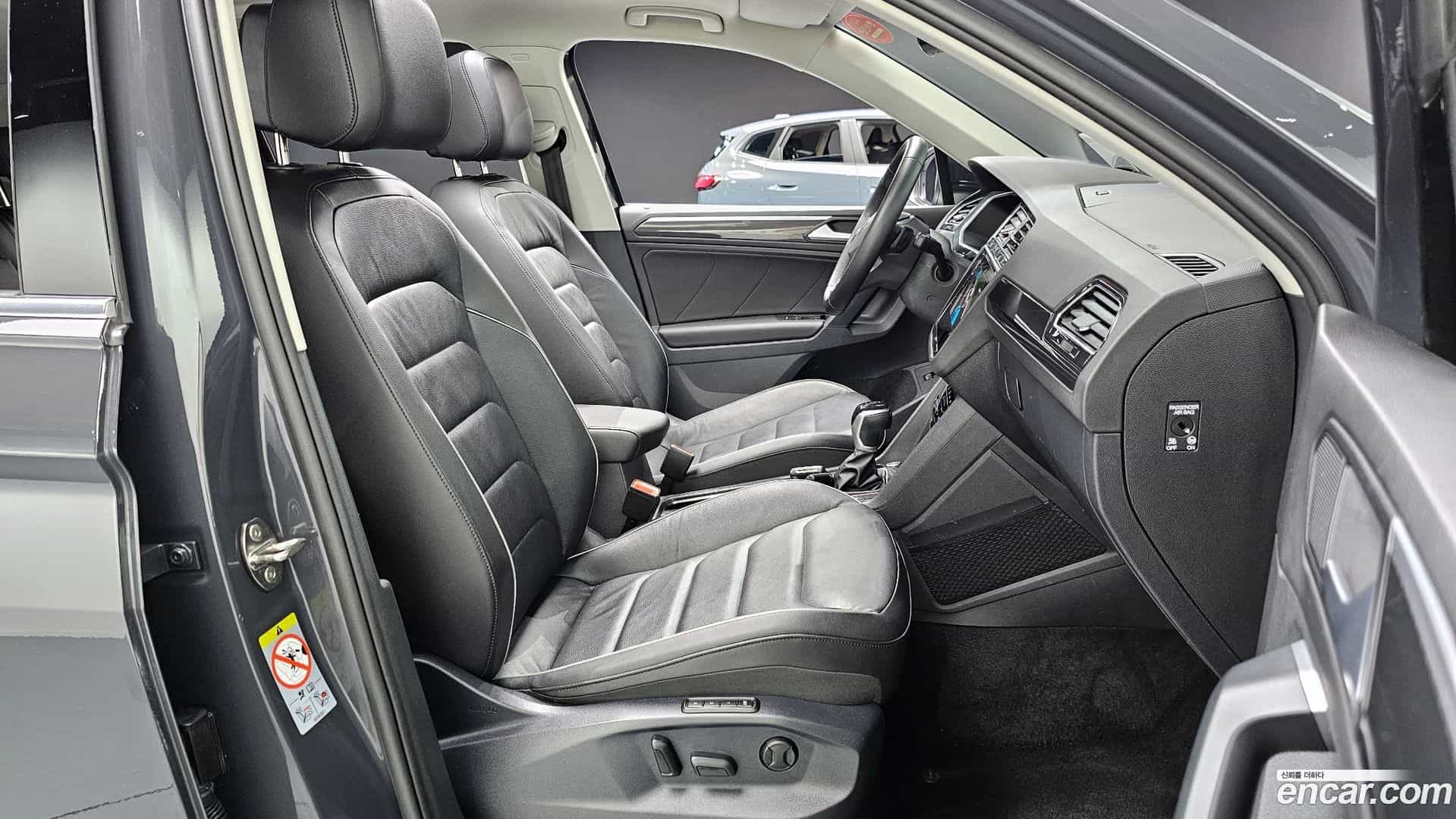 Tiguan Volkswagen 2022.7-OPTION-016