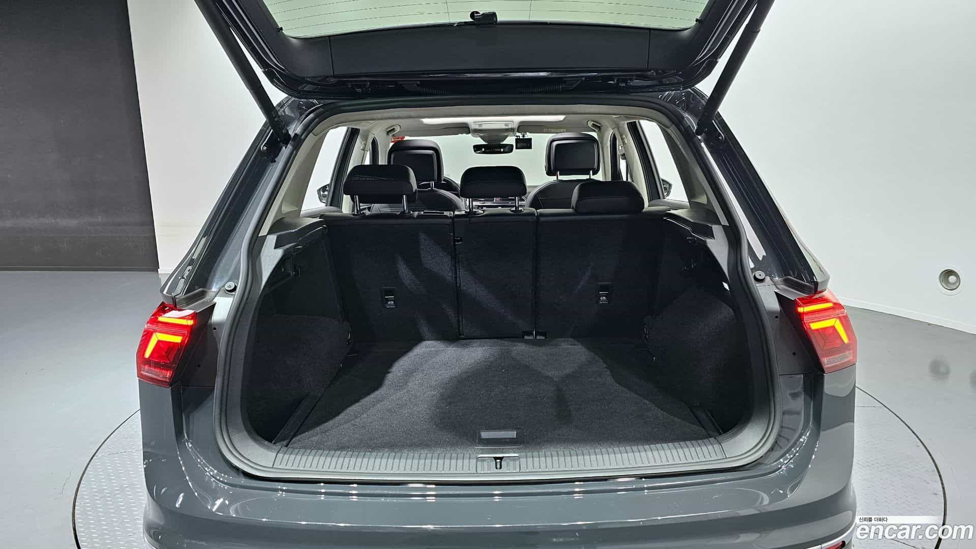 Tiguan Volkswagen 2022.7-OPTION-041