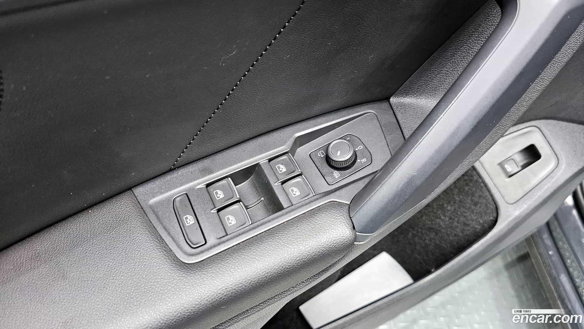 Tiguan Volkswagen 2022.7-OPTION-048