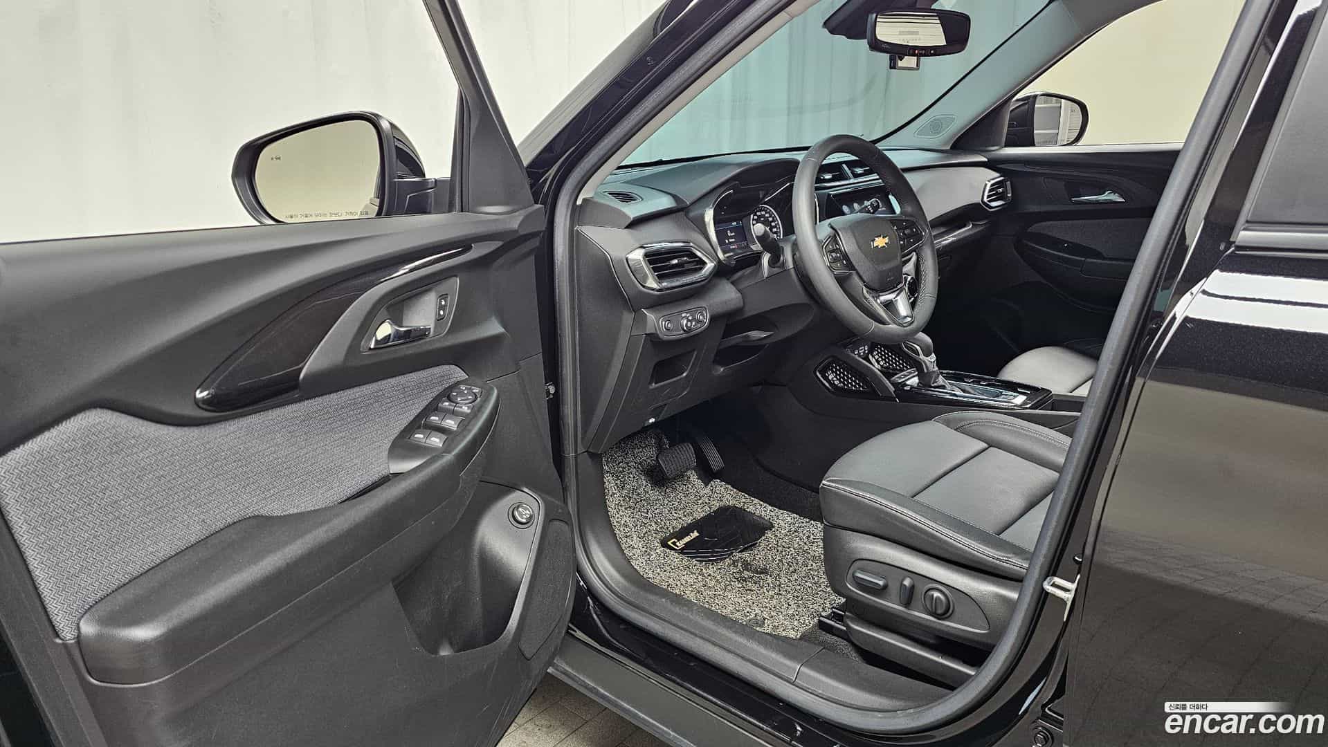 Trailblazer Chevrolet 2022.8-INNER-010