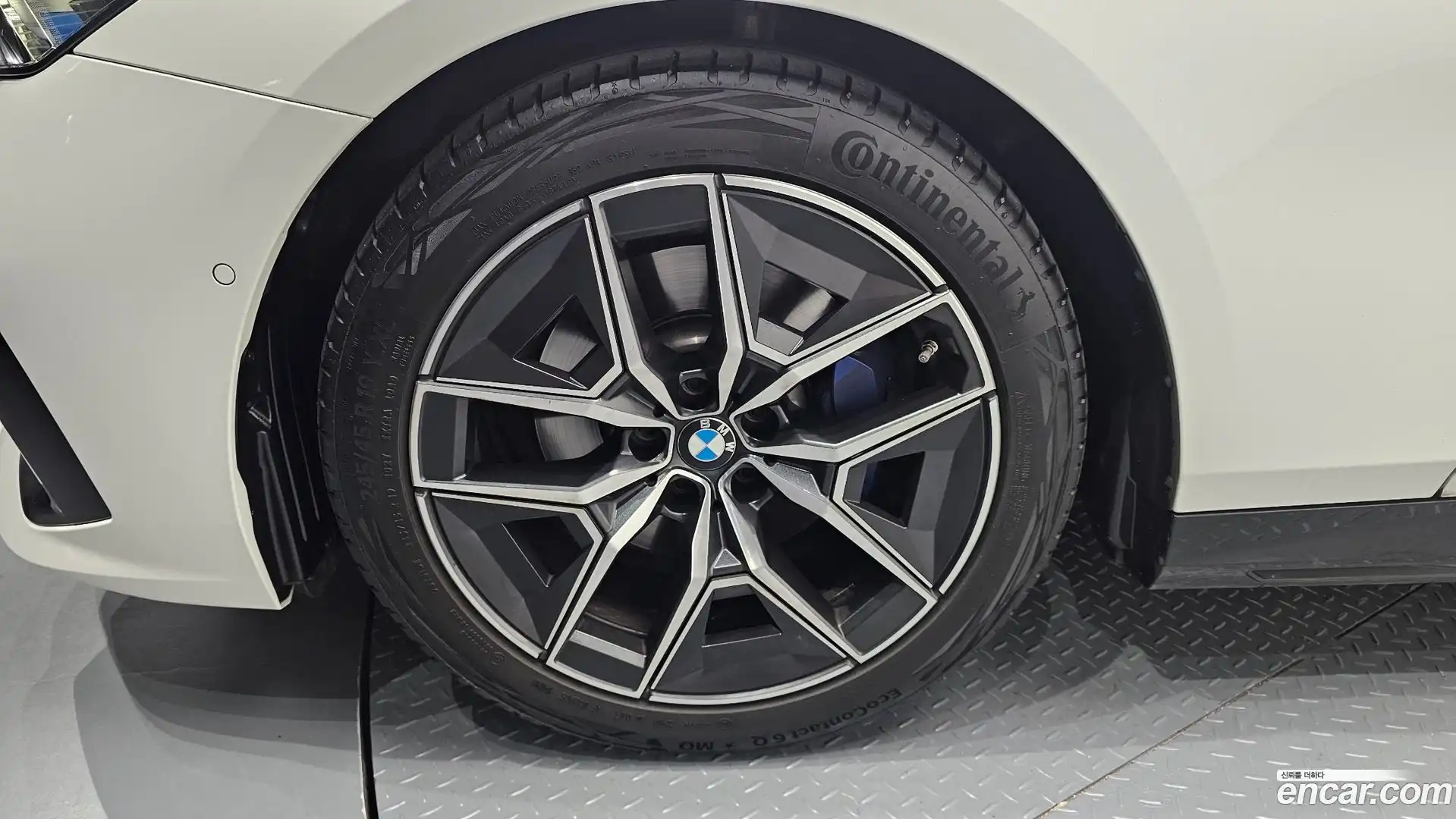 5-Series BMW 2025.4-OUTER-005