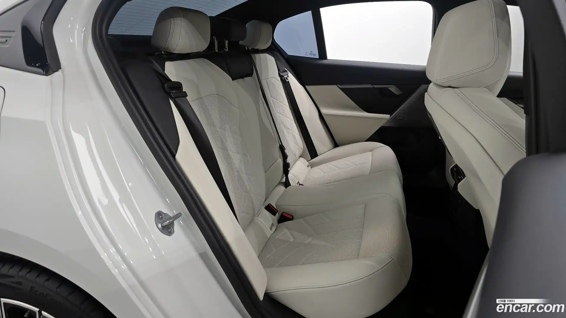 5-Series BMW 2025.4-OPTION-015