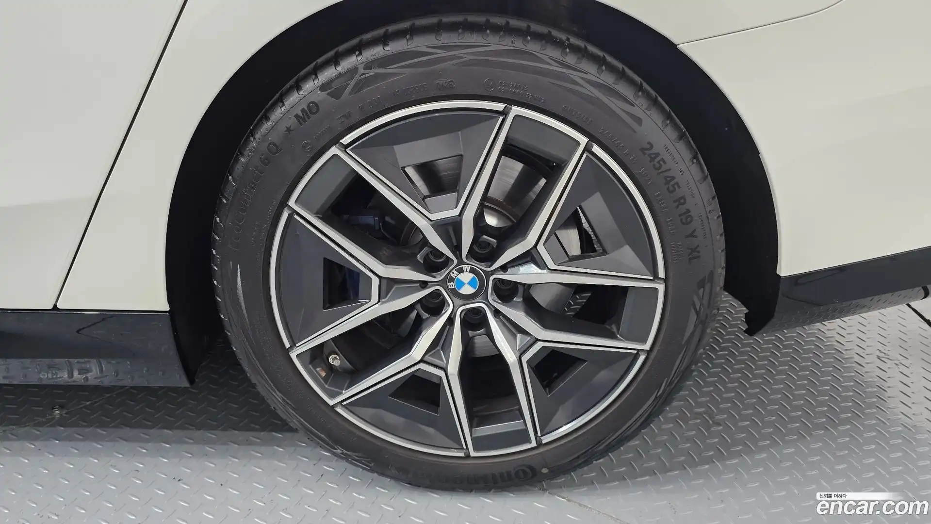 5-Series BMW 2025.4-OUTER-031