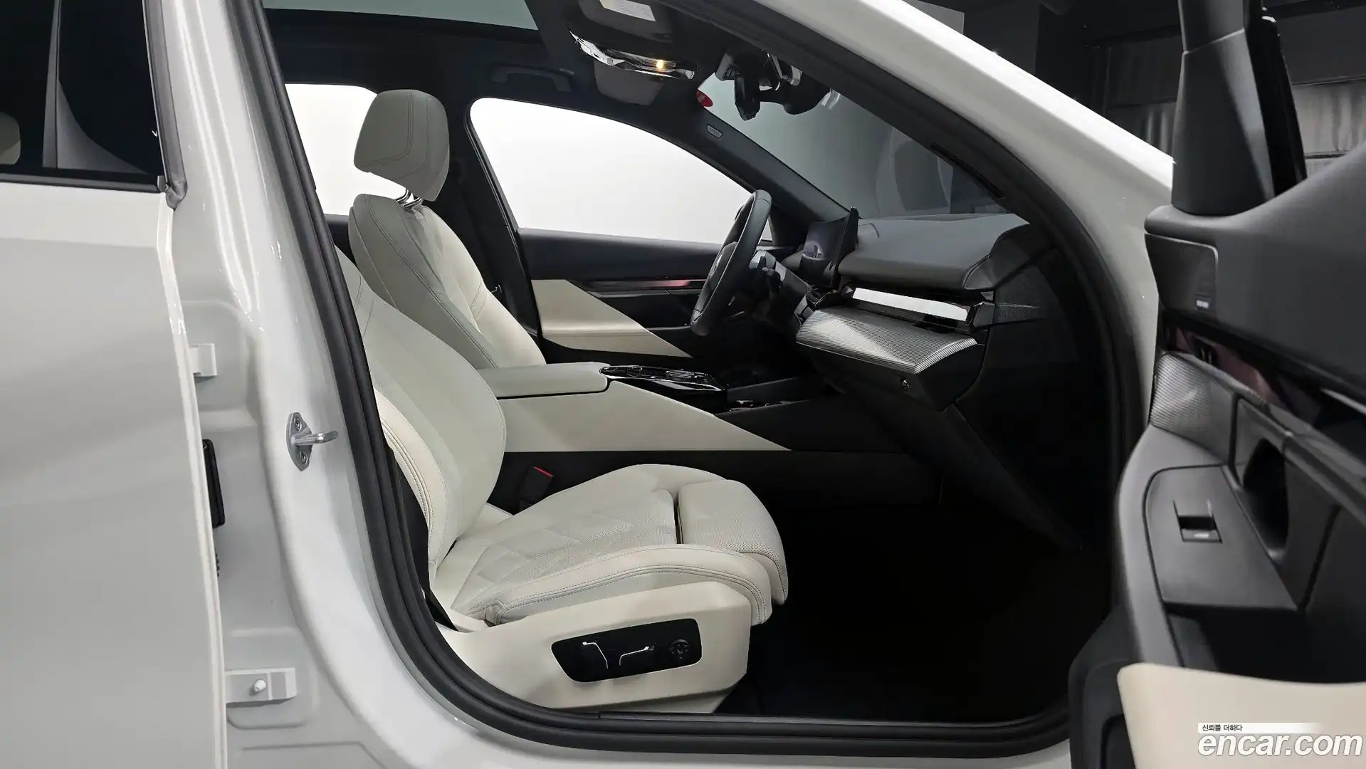 5-Series BMW 2025.4-INNER-036