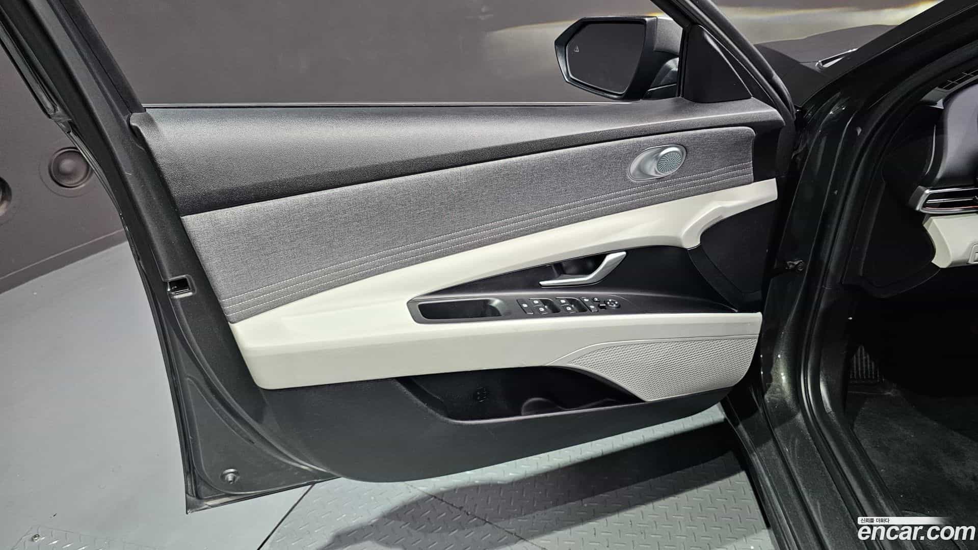AVANTE Hyundai 2021.0-INNER-034