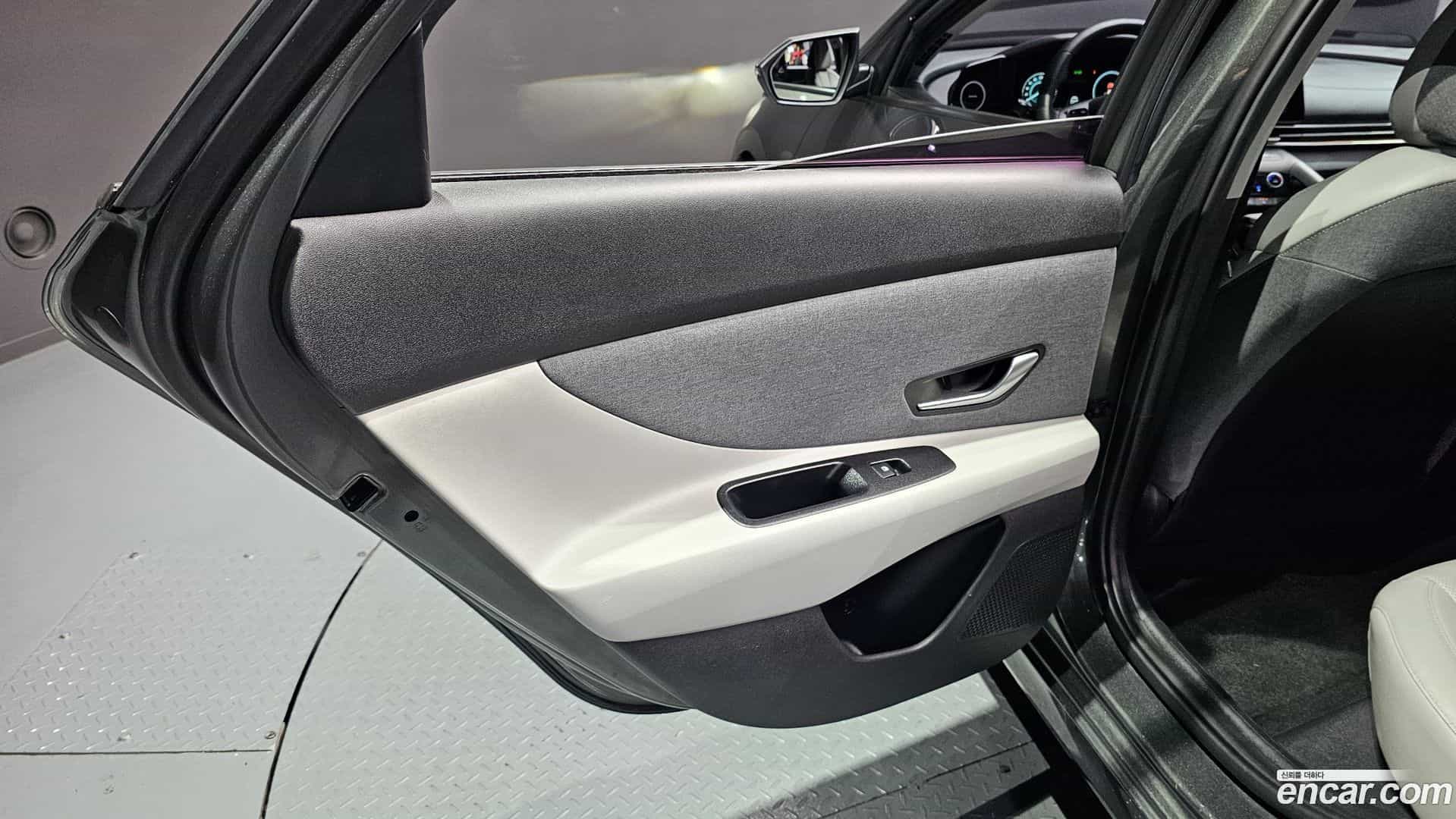 AVANTE Hyundai 2021.0-INNER-035