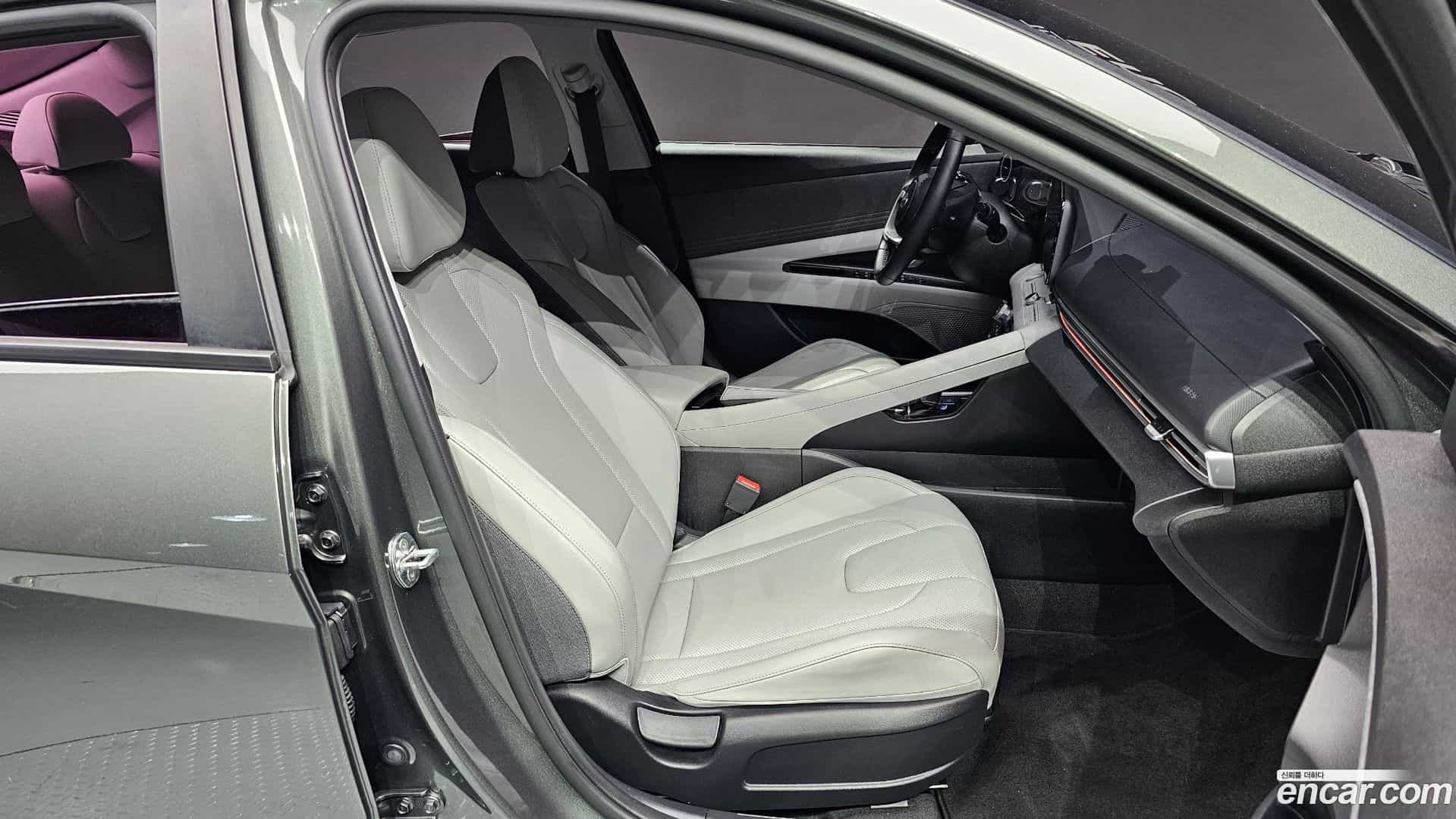 AVANTE Hyundai 2021.0-INNER-036