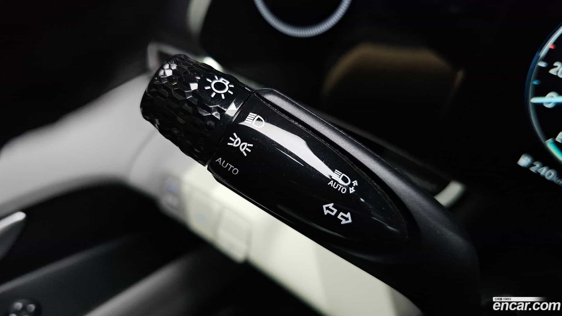 AVANTE Hyundai 2021.0-OPTION-040