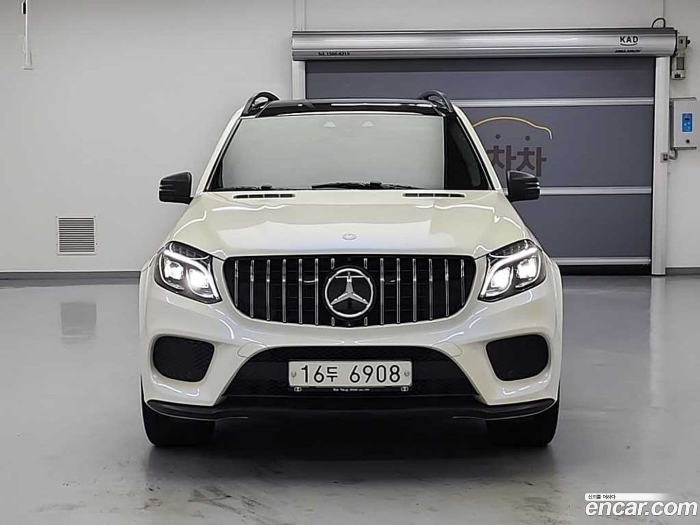 Main__Slider__Photo:GLS-Class Mercedes-Benz 2017.10-0