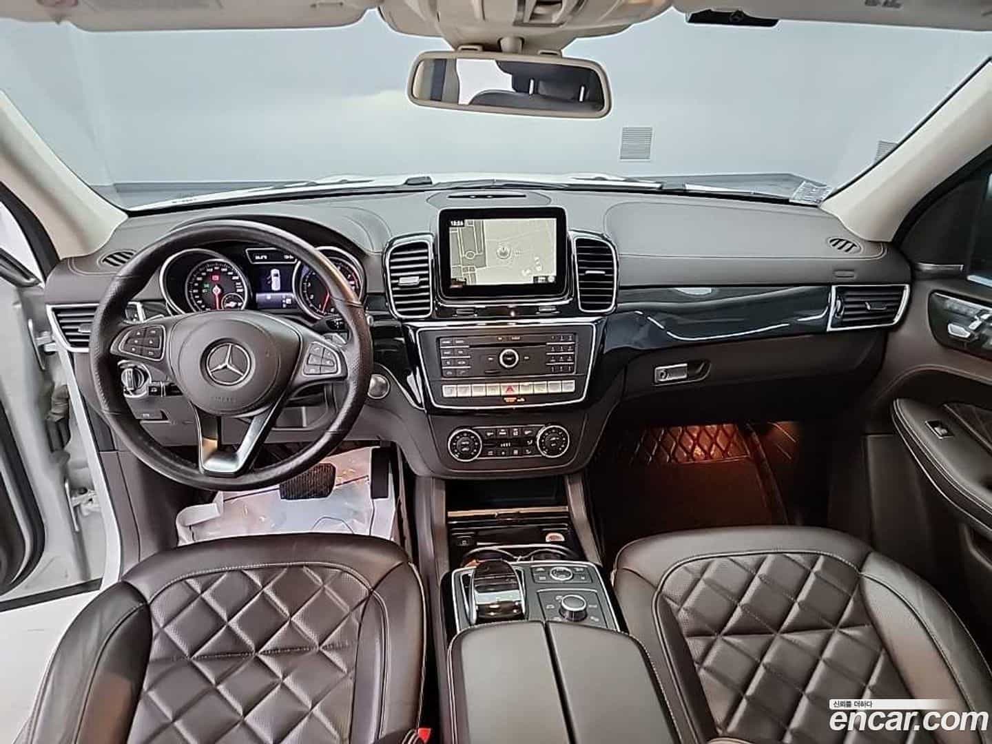 GLS-Class Mercedes-Benz 2017.10-INNER-007