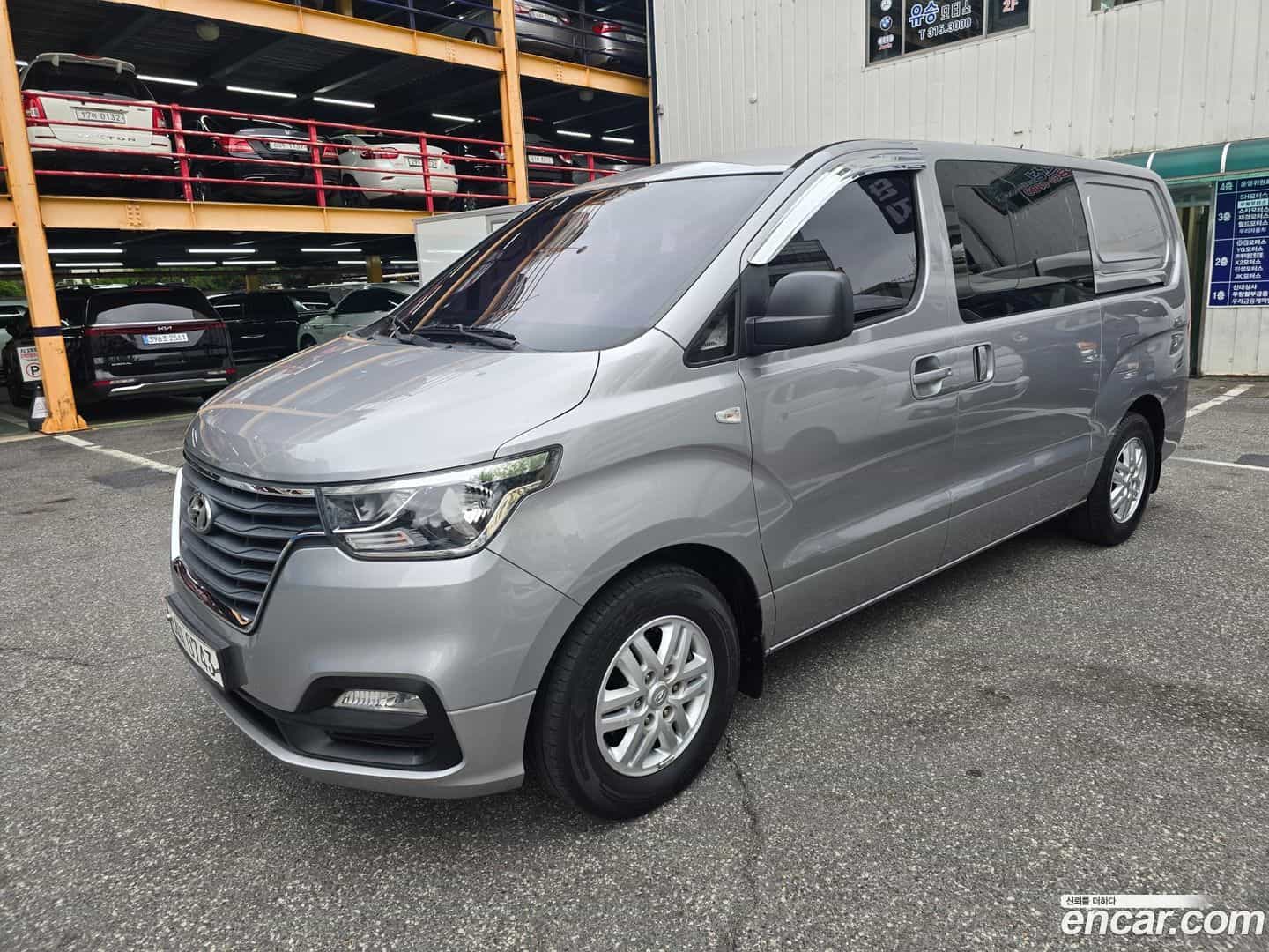 Starex Hyundai 2019.6-OUTER-001