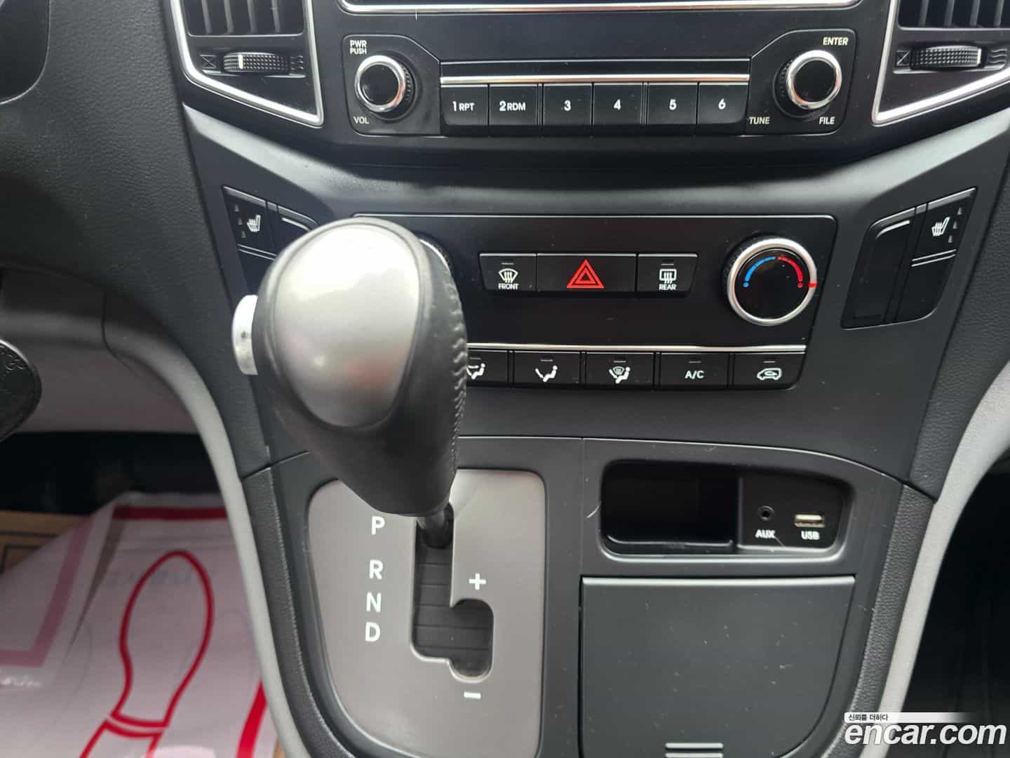 Starex Hyundai 2019.6-OPTION-017