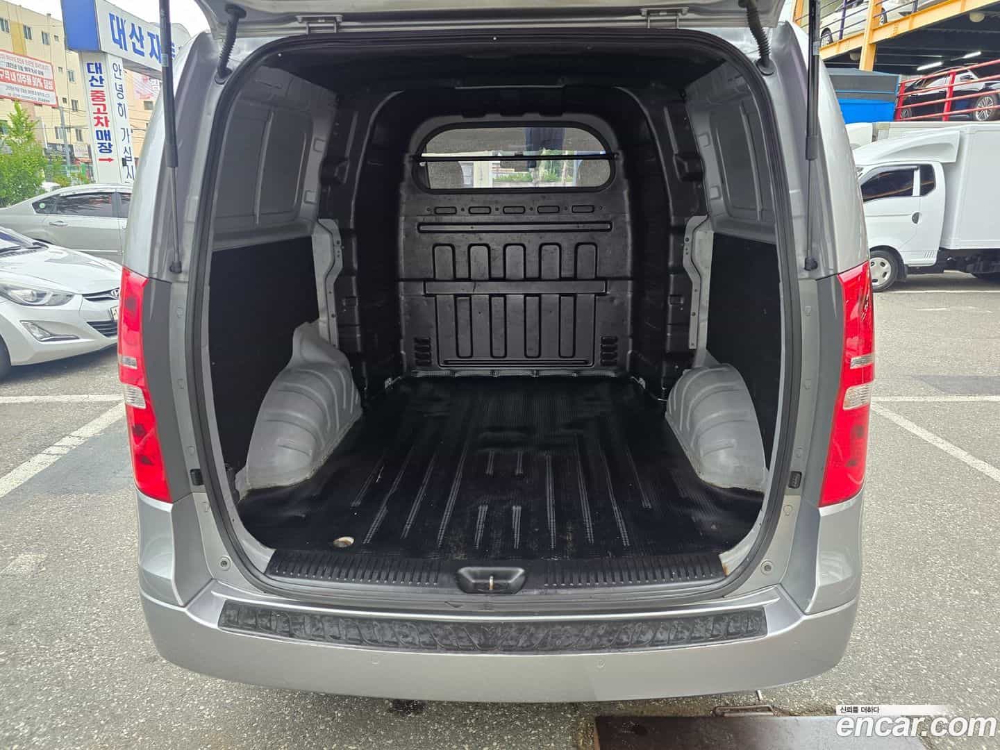 Starex Hyundai 2019.6-OPTION-019
