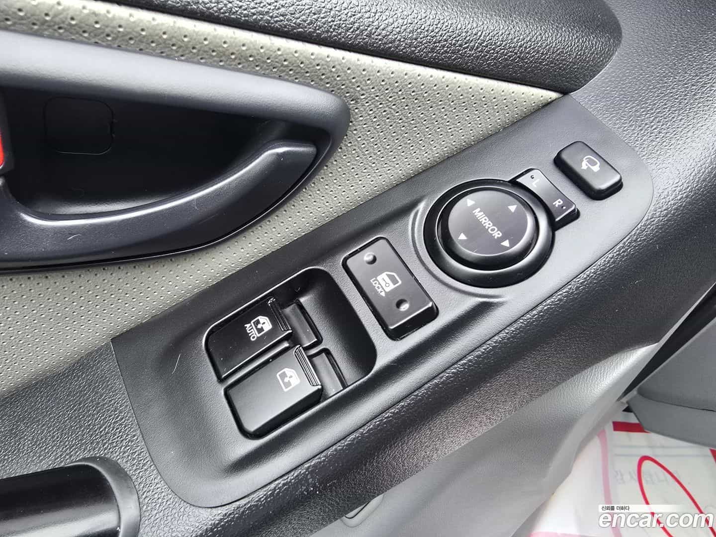 Starex Hyundai 2019.6-OPTION-020