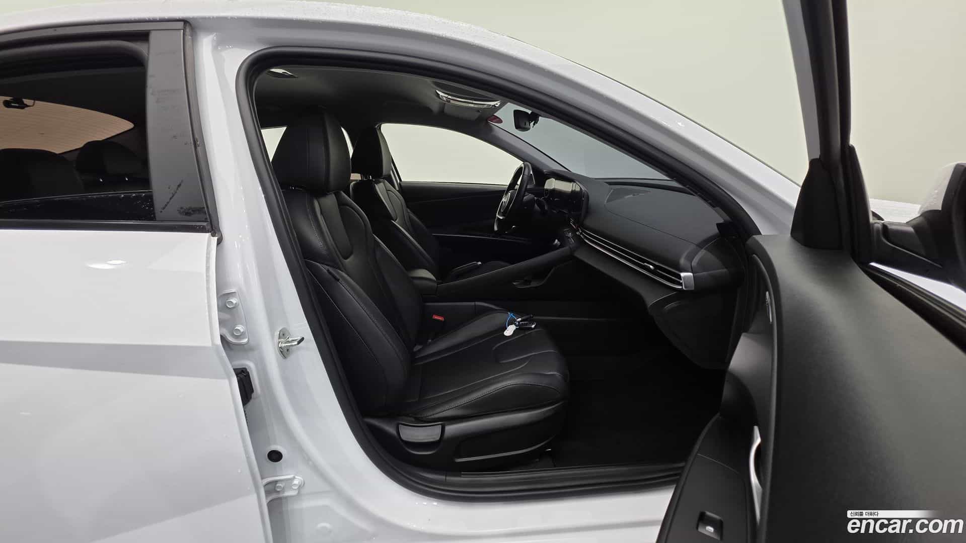AVANTE Hyundai 2022.0-INNER-010