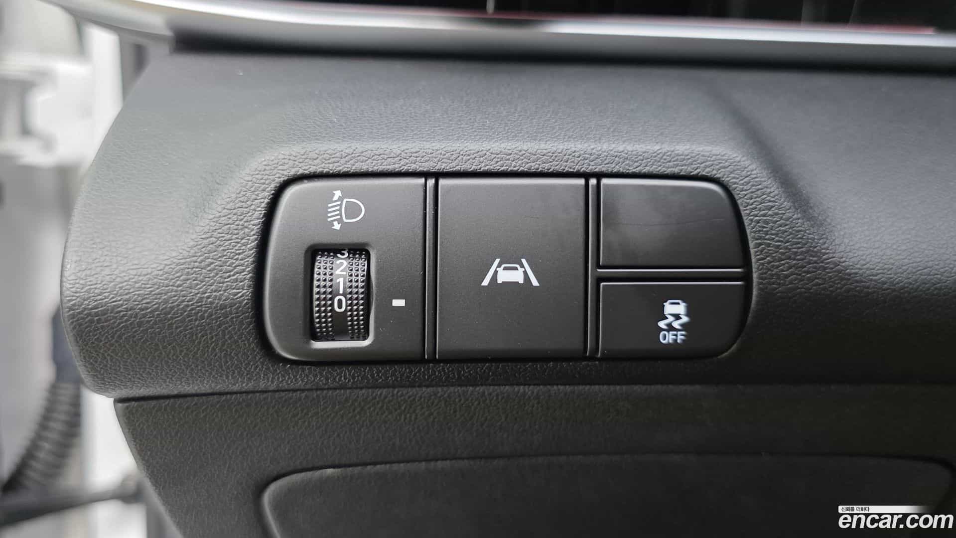 AVANTE Hyundai 2022.0-OPTION-016