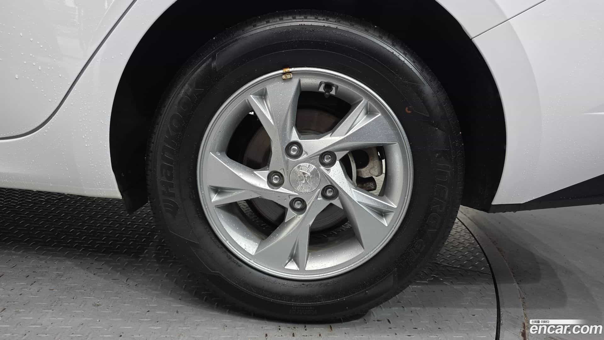 AVANTE Hyundai 2022.0-OUTER-031