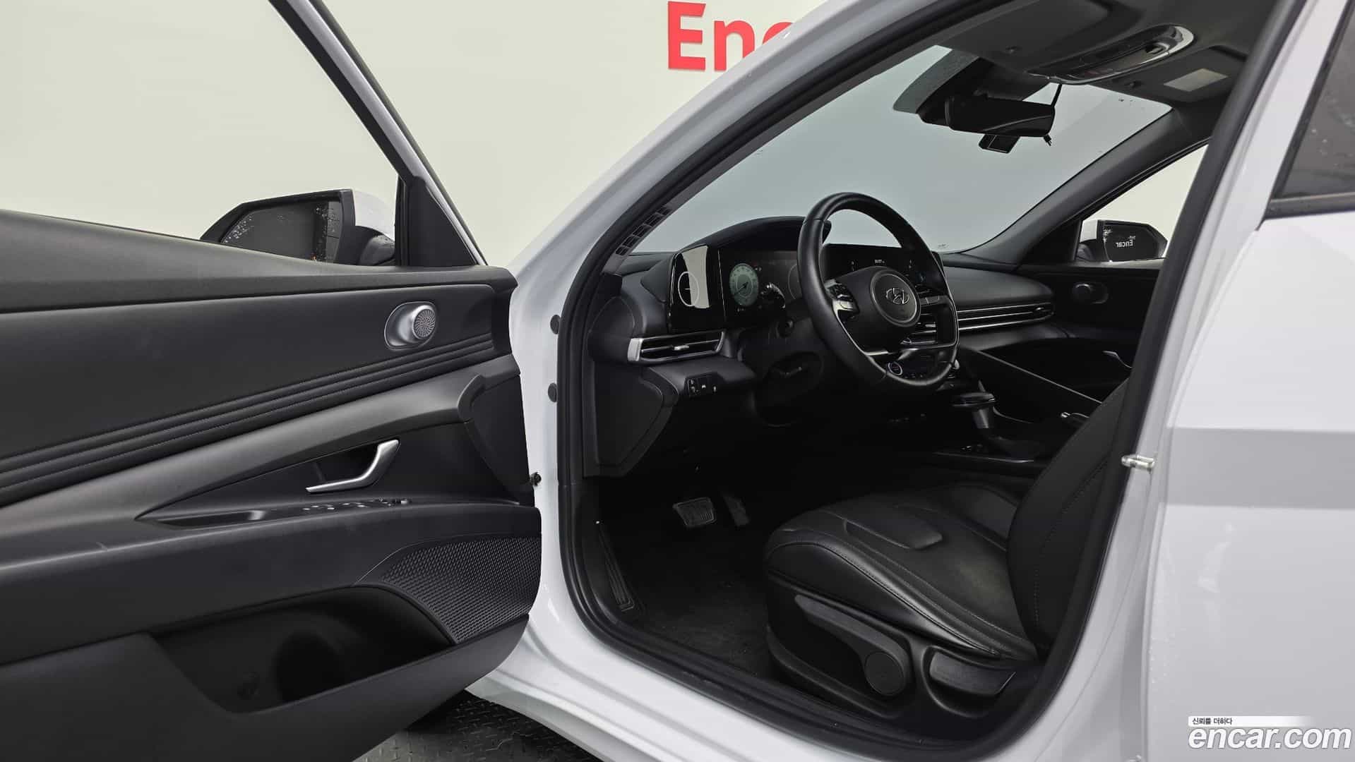 AVANTE Hyundai 2022.0-INNER-036
