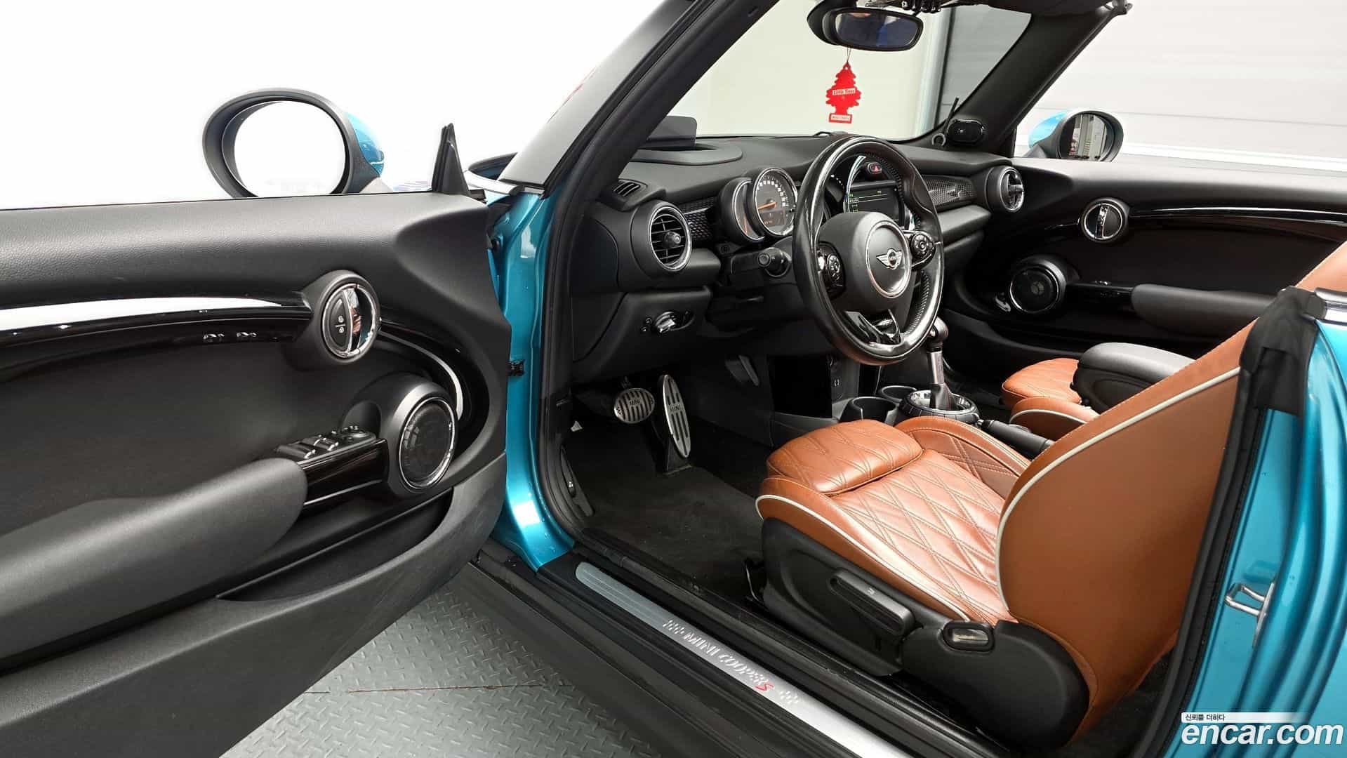 Cooper Convertible Mini 2016.3-INNER-010