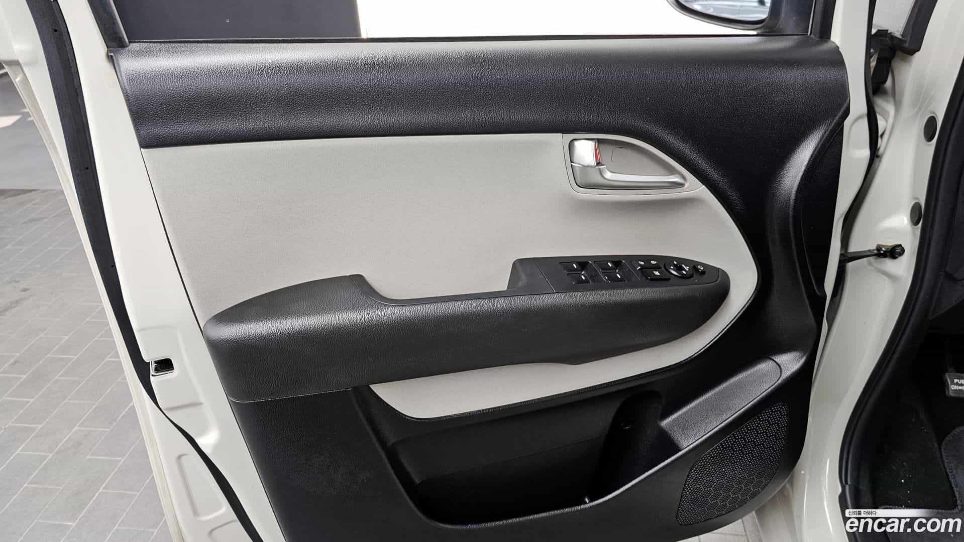 RAY Kia 2023.1-INNER-034