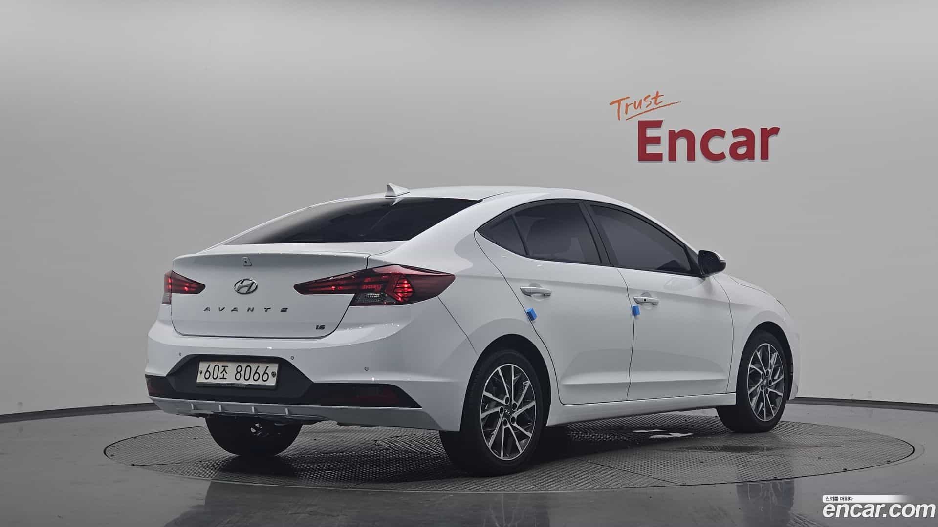 AVANTE Hyundai 2019.7-OUTER-002