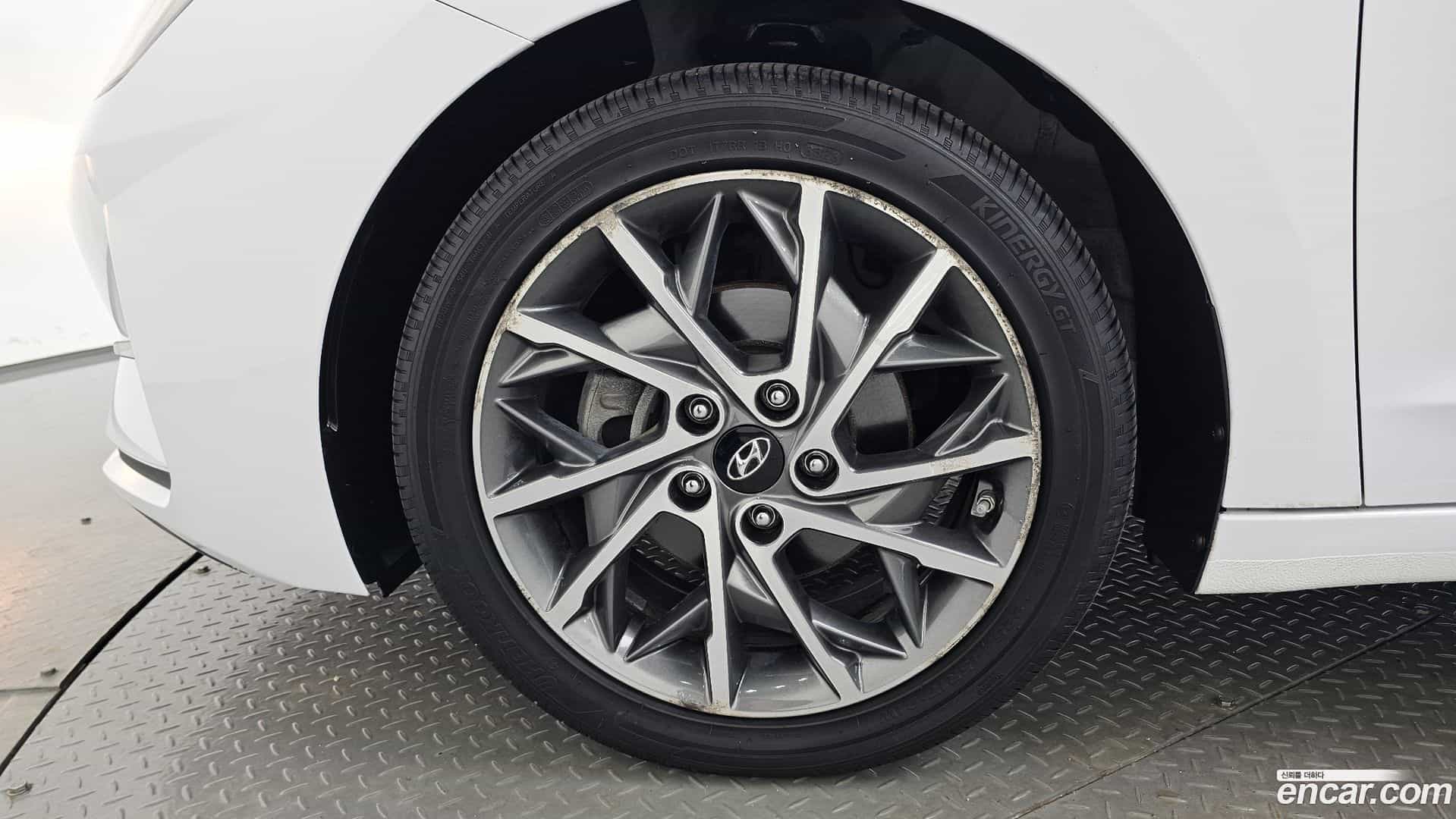 AVANTE Hyundai 2019.7-OUTER-005