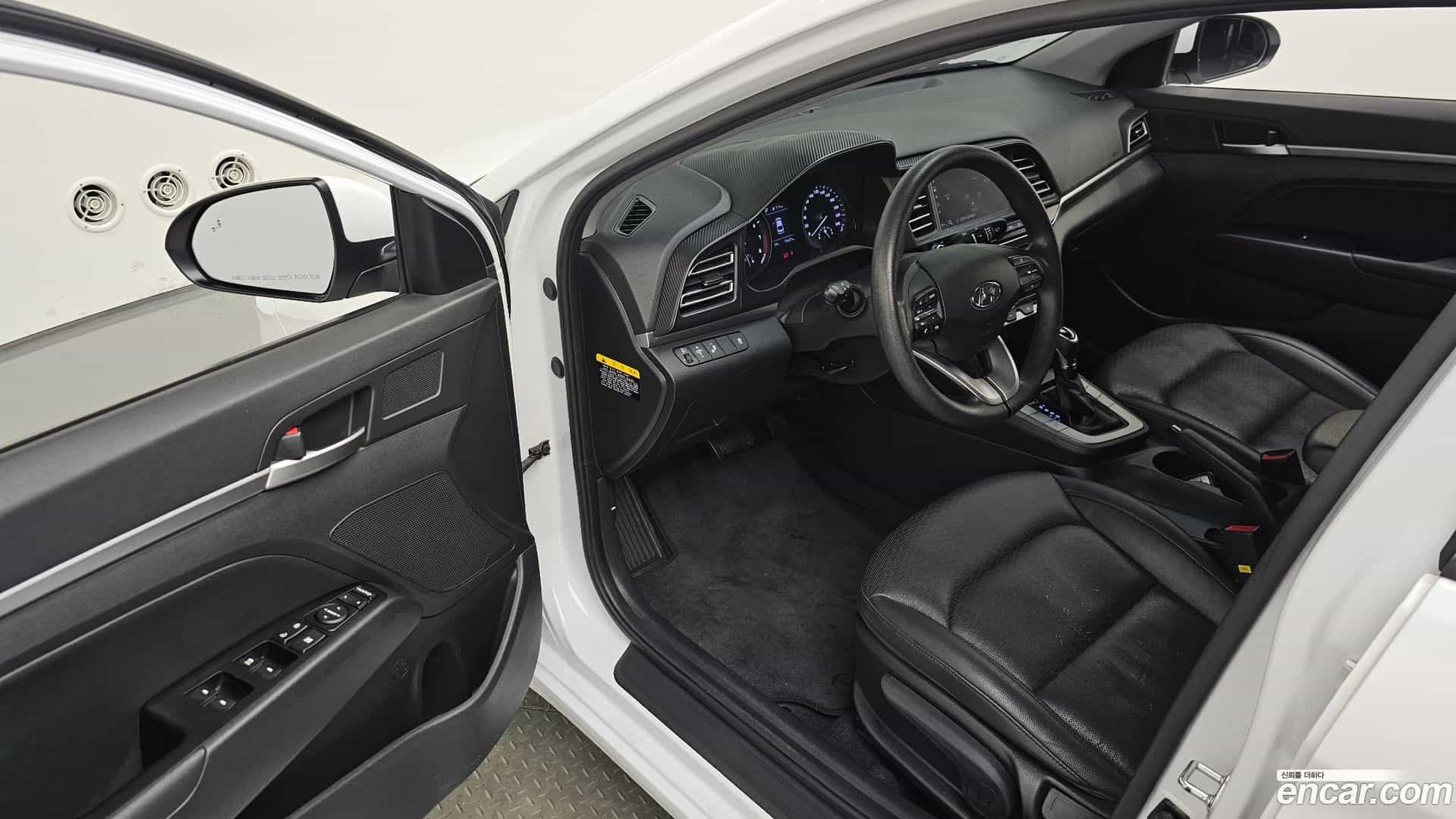 AVANTE Hyundai 2019.7-INNER-010