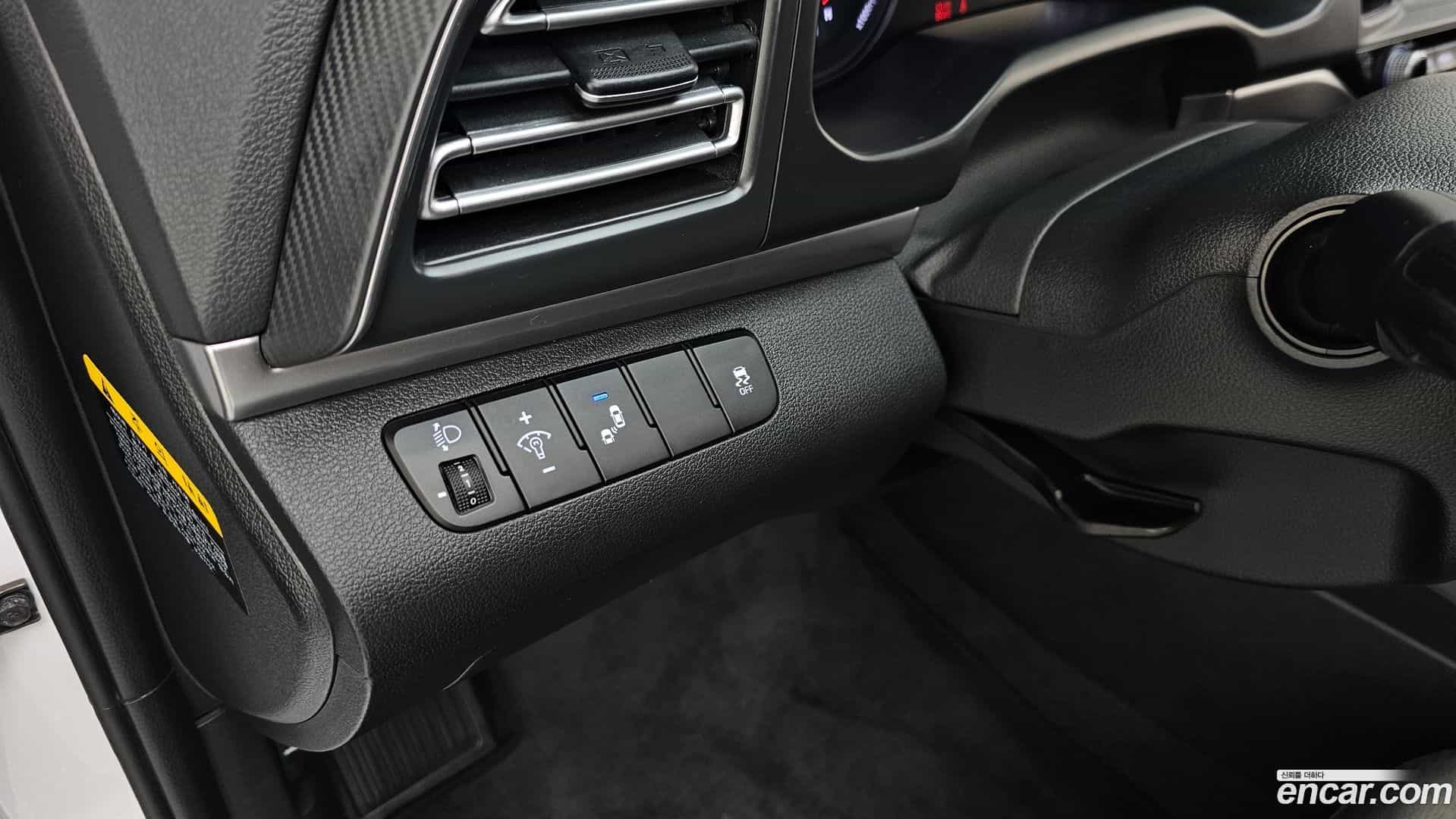 AVANTE Hyundai 2019.7-OPTION-021