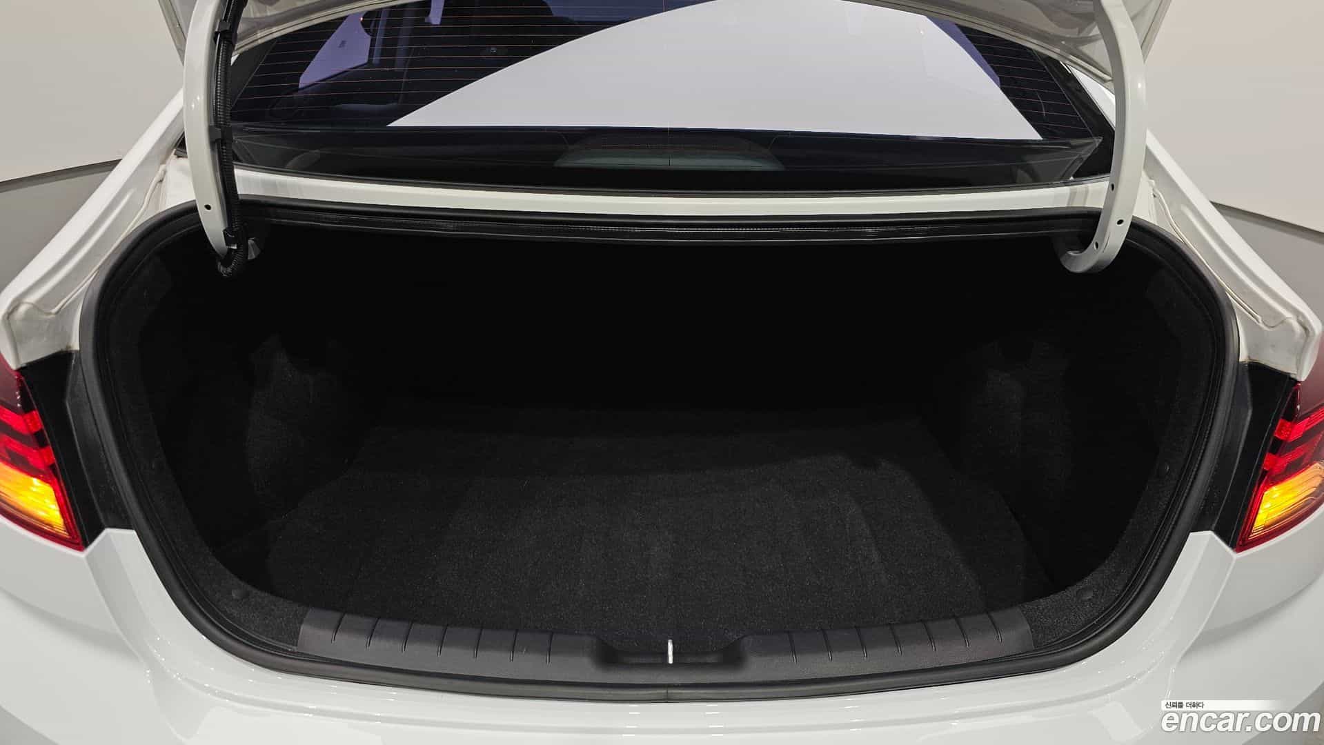 AVANTE Hyundai 2019.7-OPTION-024