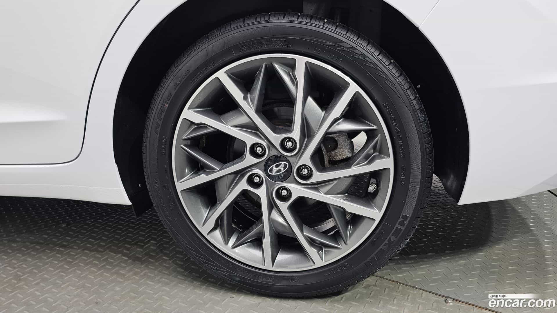 AVANTE Hyundai 2019.7-OUTER-031