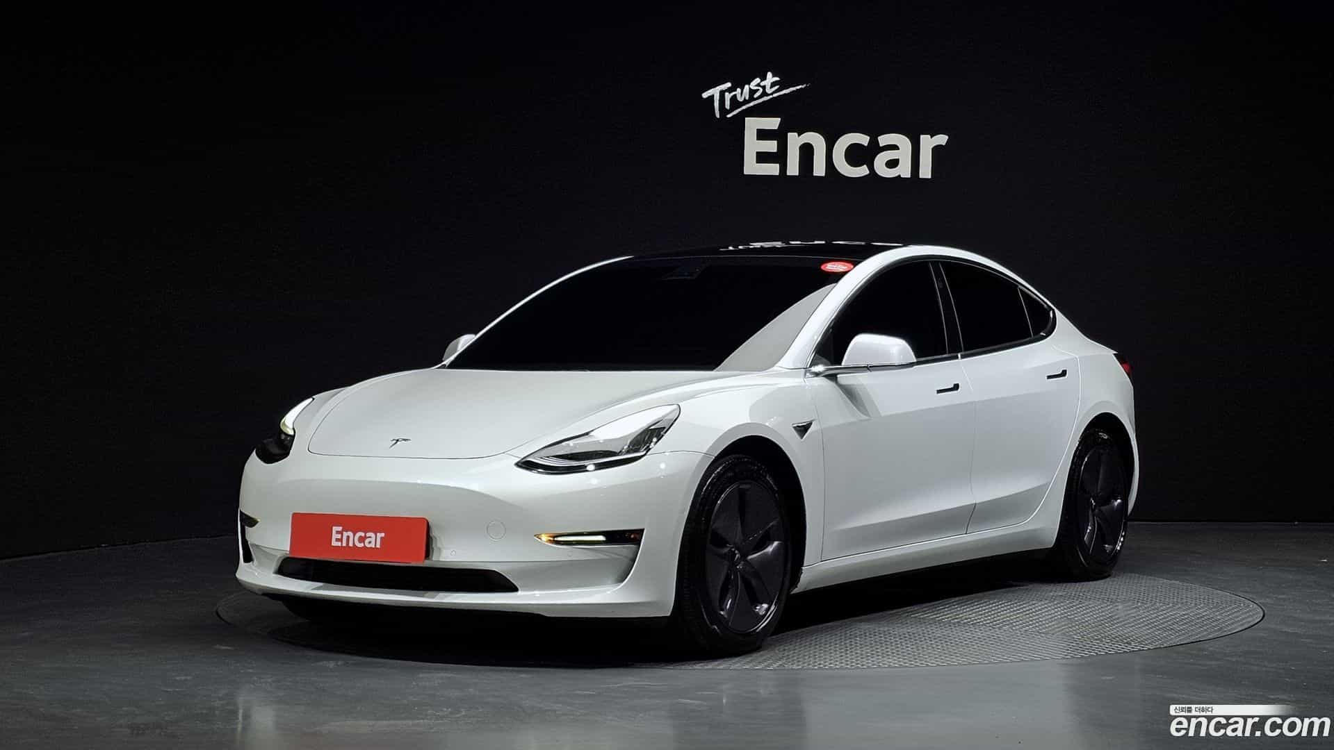 Model 3 Tesla 2020.11-OUTER-001