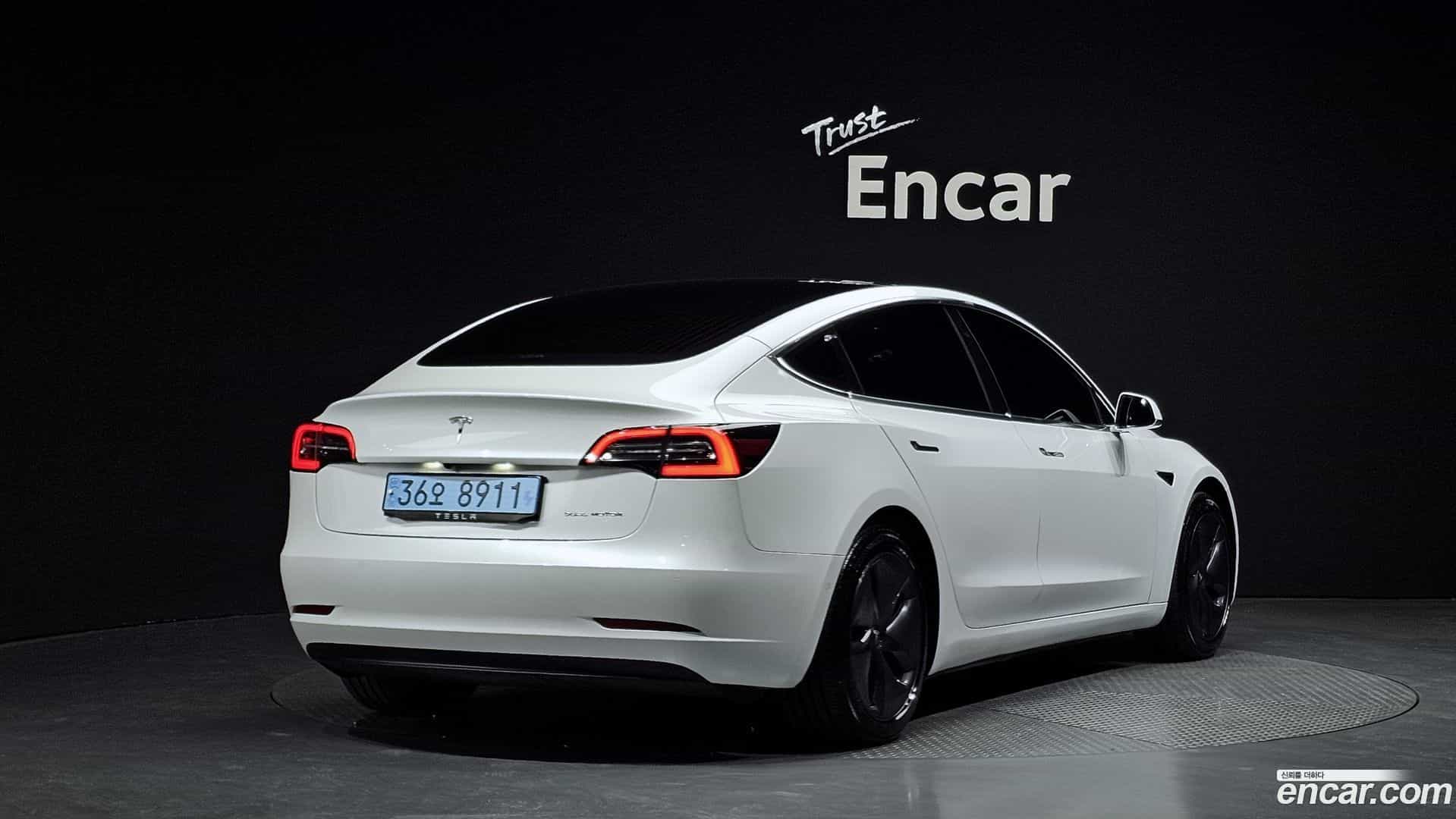 Model 3 Tesla 2020.11-OUTER-002