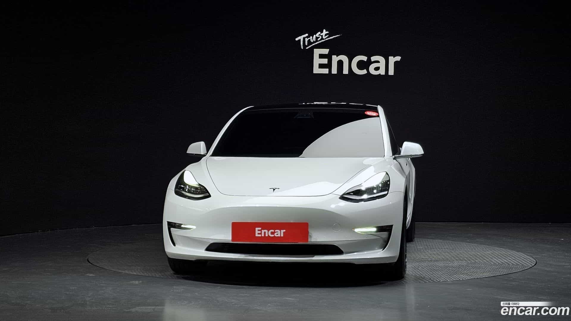 Model 3 Tesla 2020.11-OUTER-003
