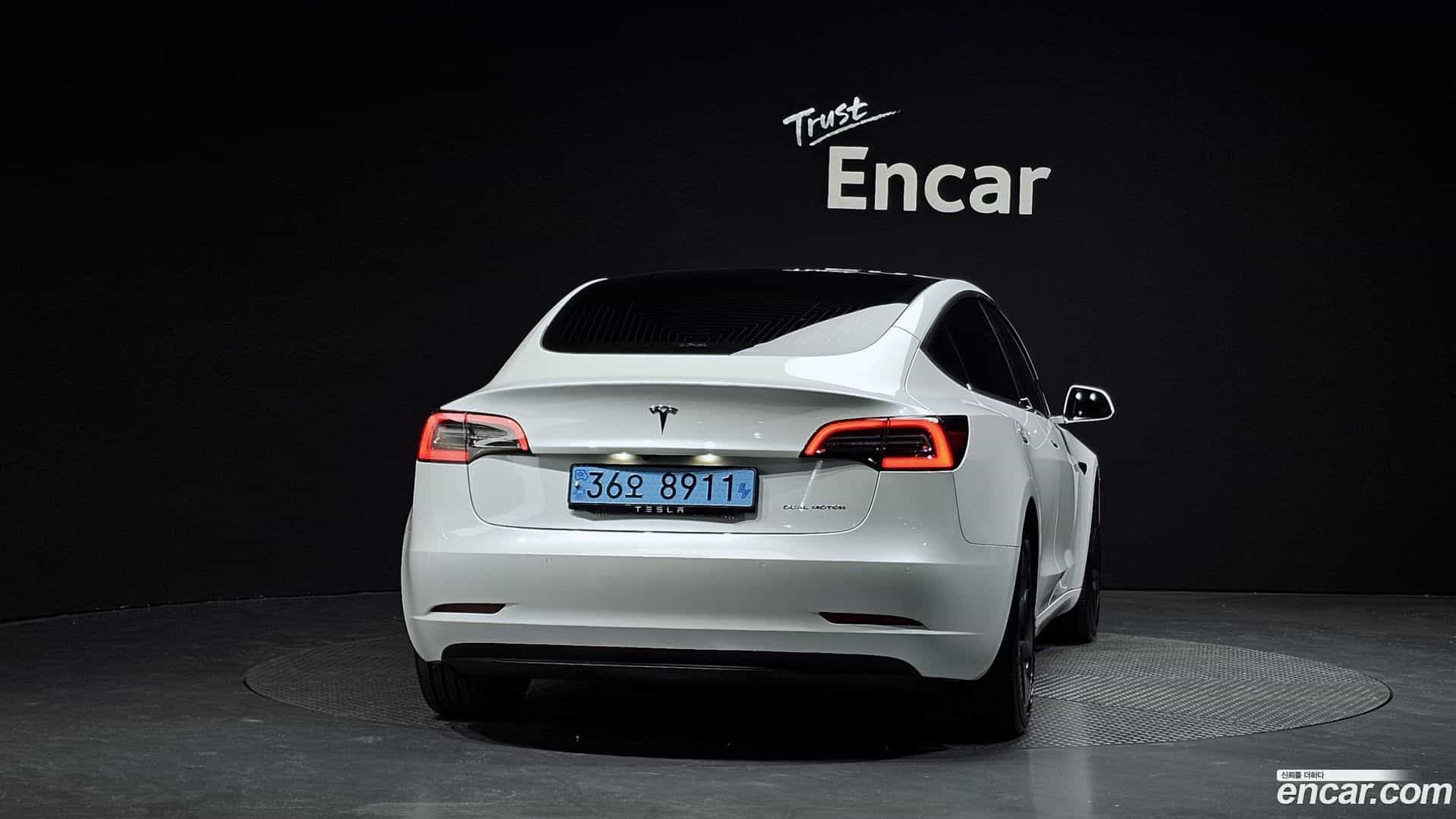 Model 3 Tesla 2020.11-OUTER-004