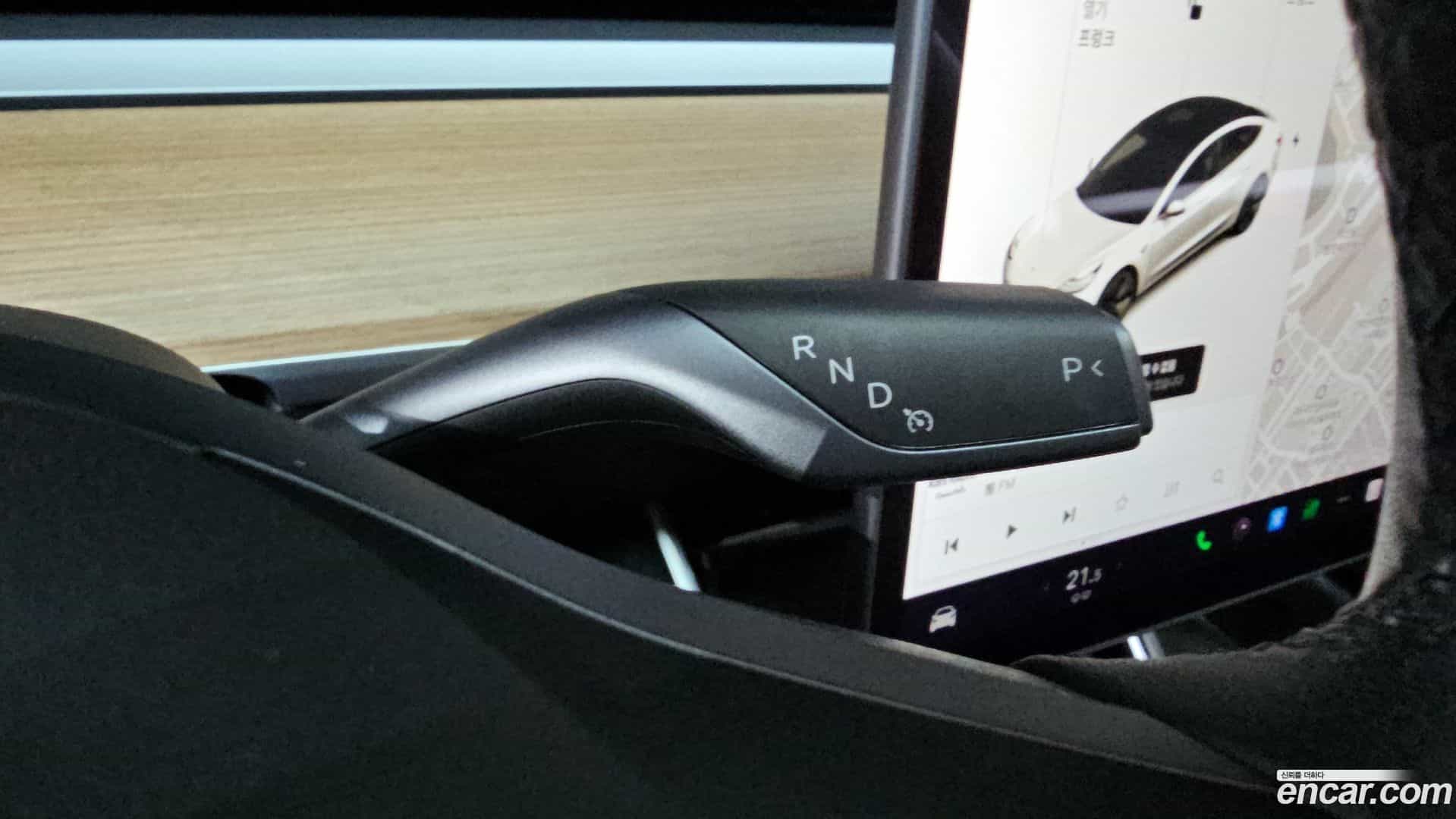Model 3 Tesla 2020.11-INNER-009