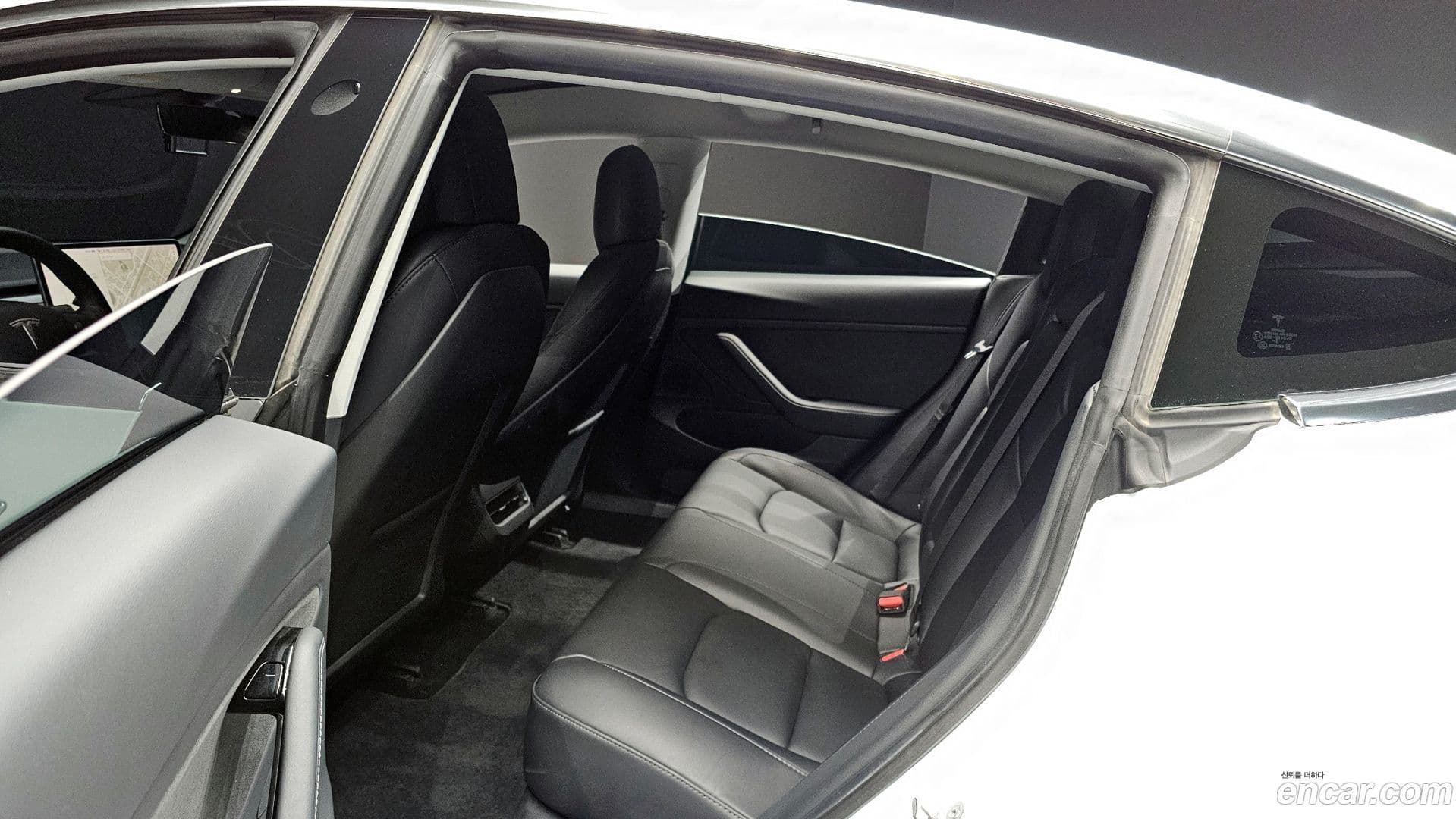 Main__Slider__Photo:Model 3 Tesla 2020.11-10