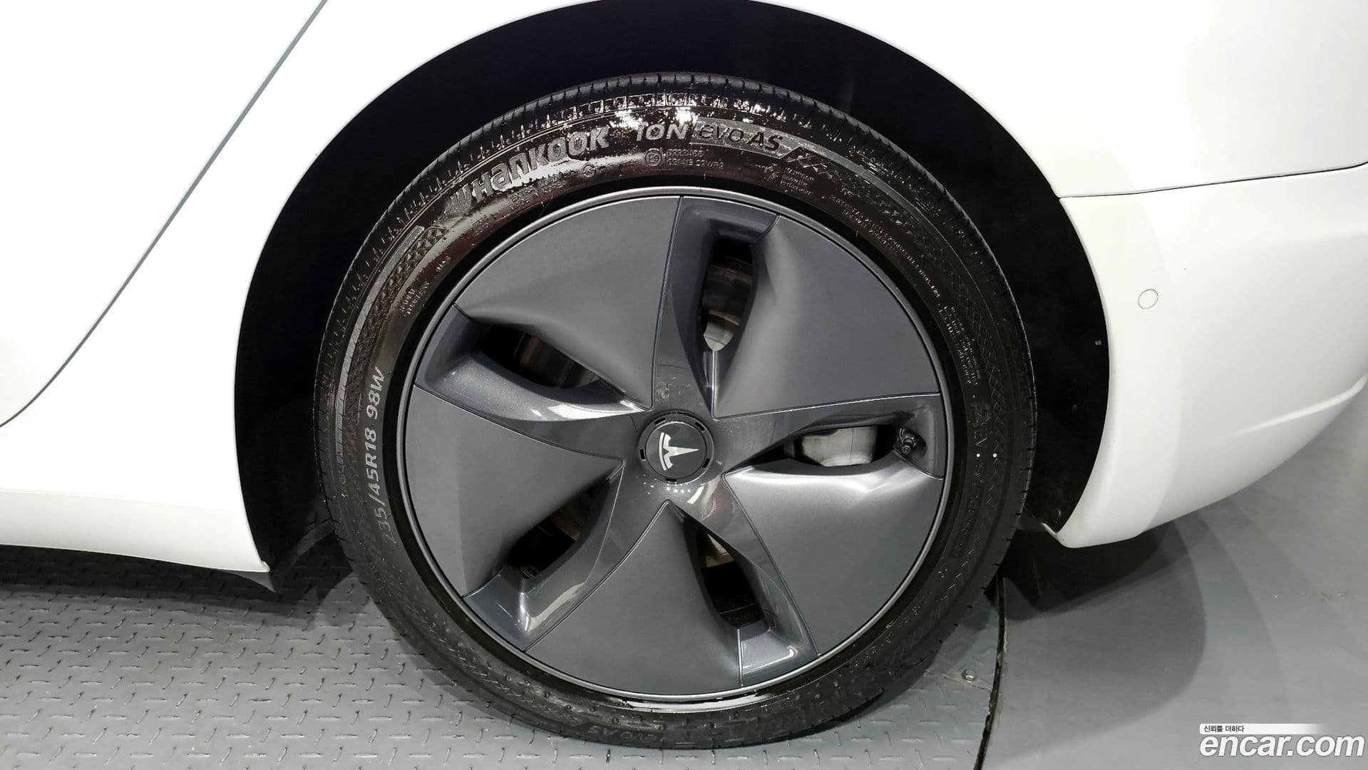 Main__Slider__Photo:Model 3 Tesla 2020.11-20