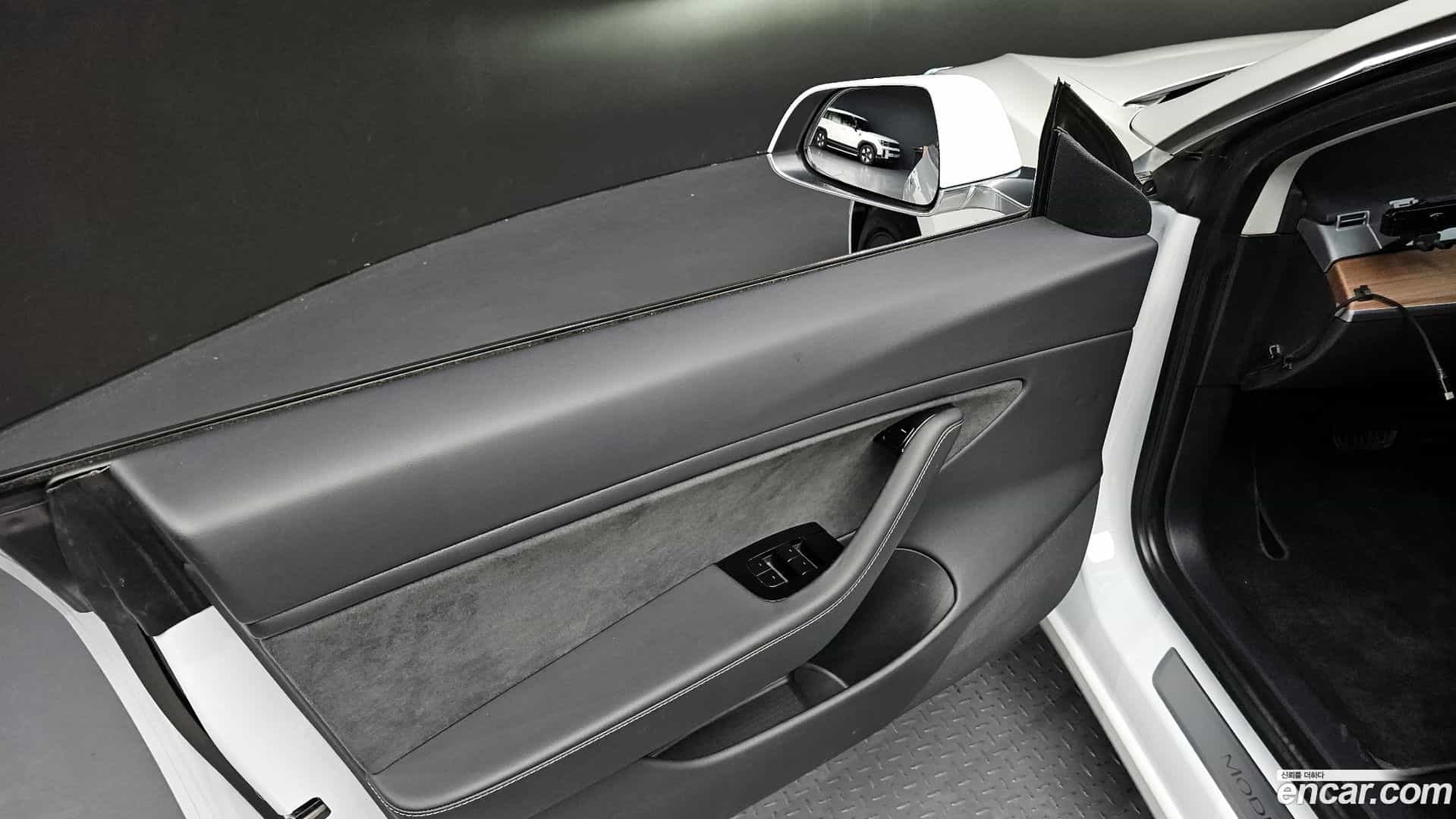 Model 3 Tesla 2020.11-INNER-034