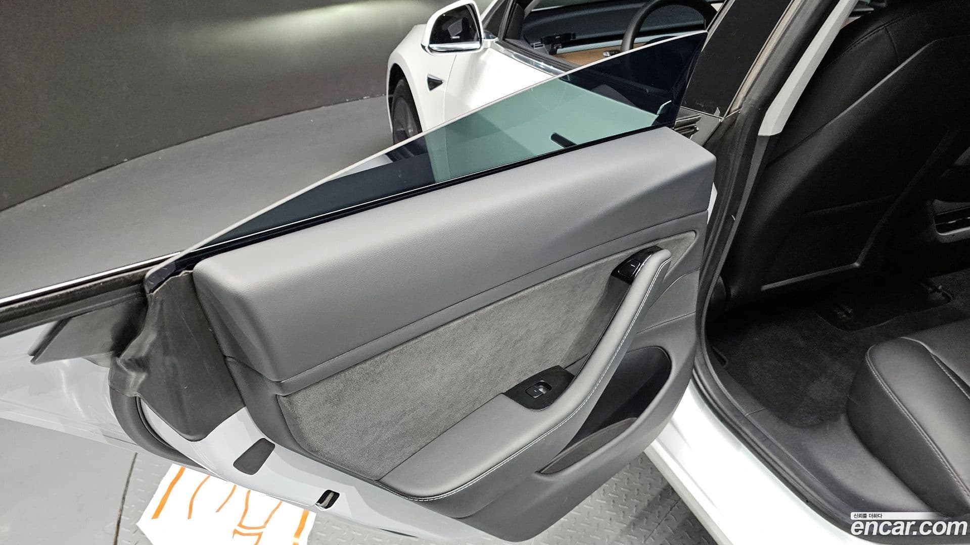 Main__Slider__Photo:Model 3 Tesla 2020.11-24