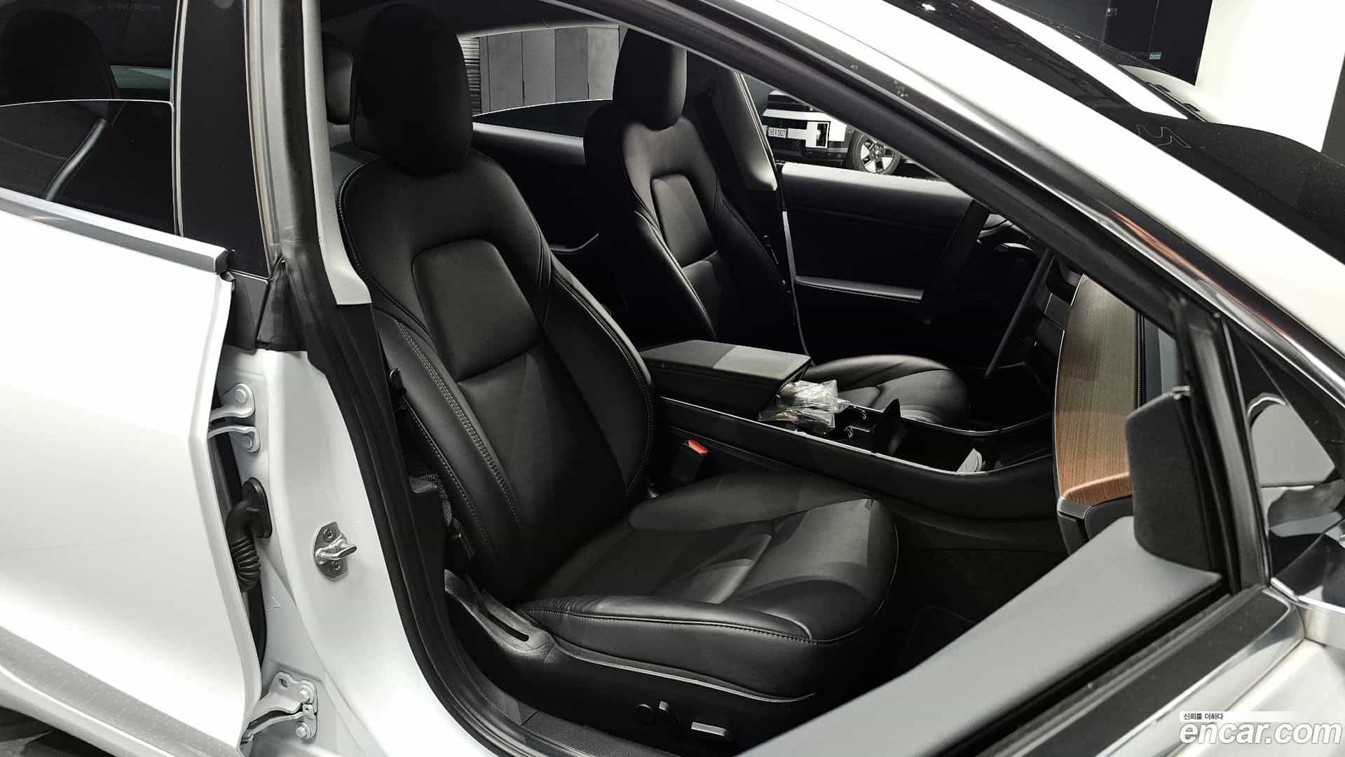 Model 3 Tesla 2020.11-INNER-036