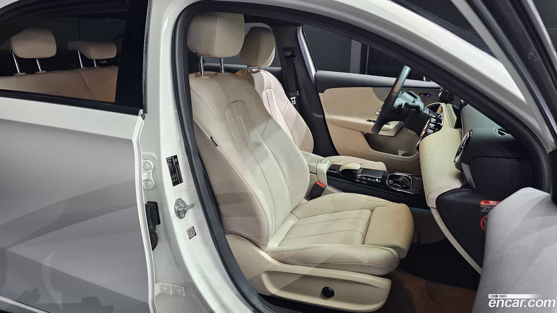 A-Class Mercedes-Benz 2021.8-INNER-036