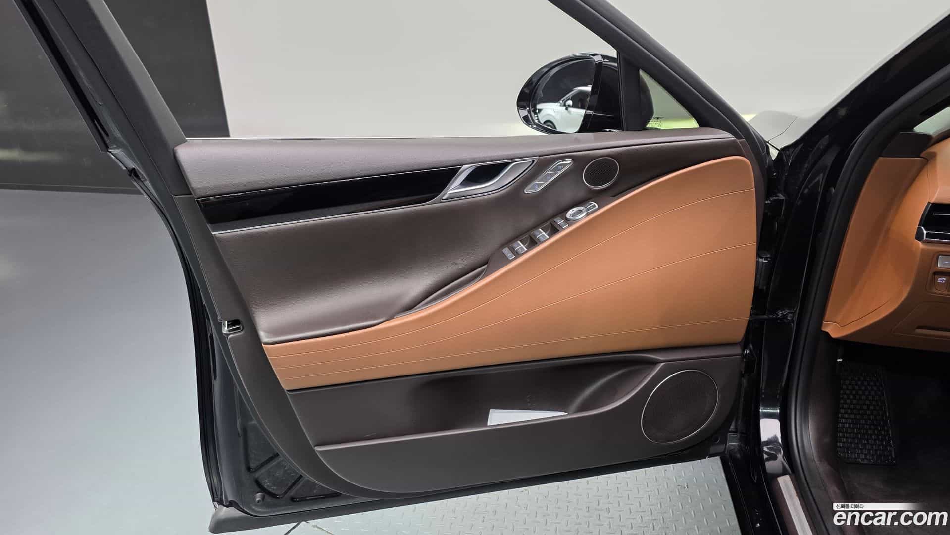 G80 Genesis 2022.2-INNER-034