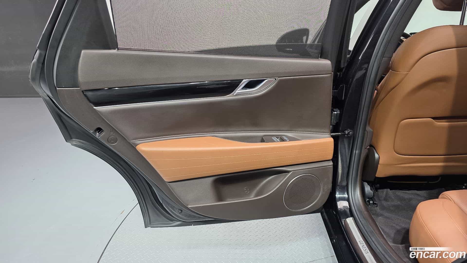 G80 Genesis 2022.2-INNER-035