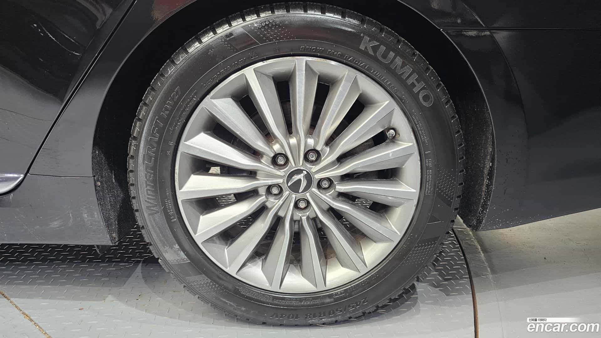 Equus Hyundai 2013.0-OUTER-031